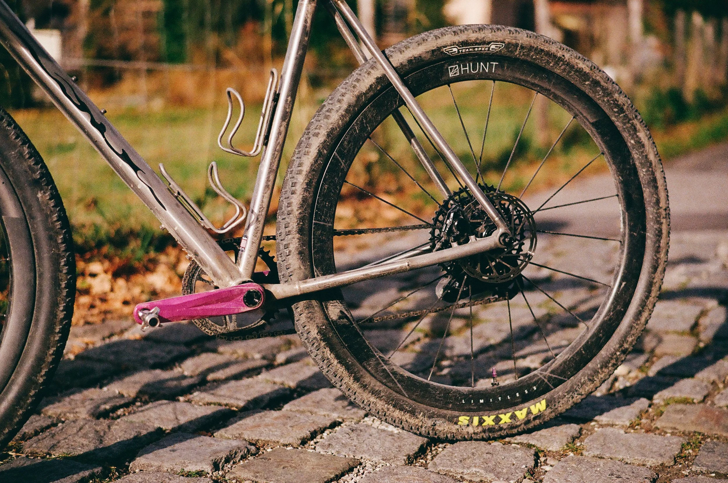 Alonukis Titanium custom bike frame builder graver fox sram