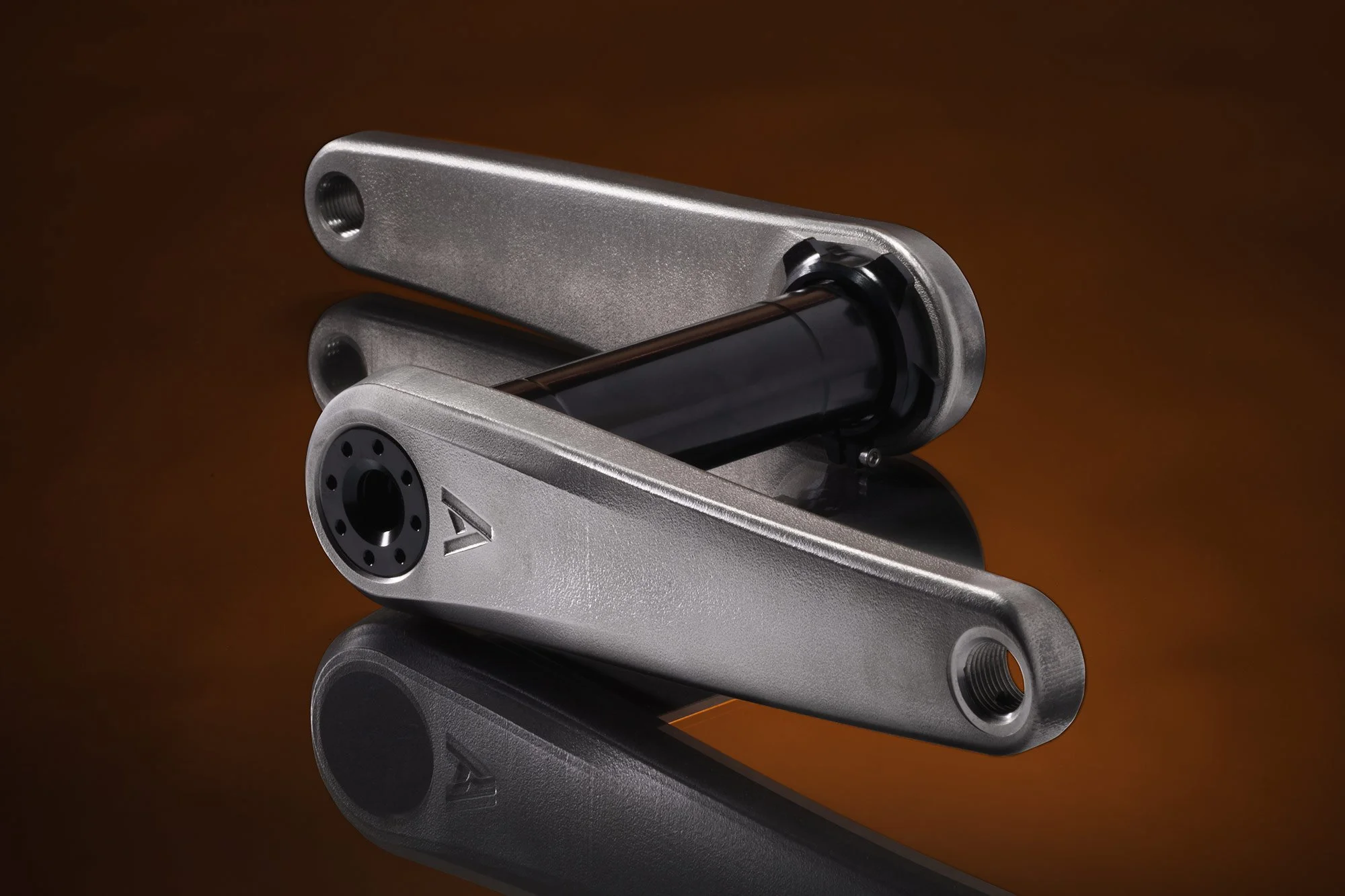 Atherton-A-GR-TI-3D-printed-titanium-gravity-mountain-bike-cranks_photo-by-Deam-Smith_burnished-crankset.jpg