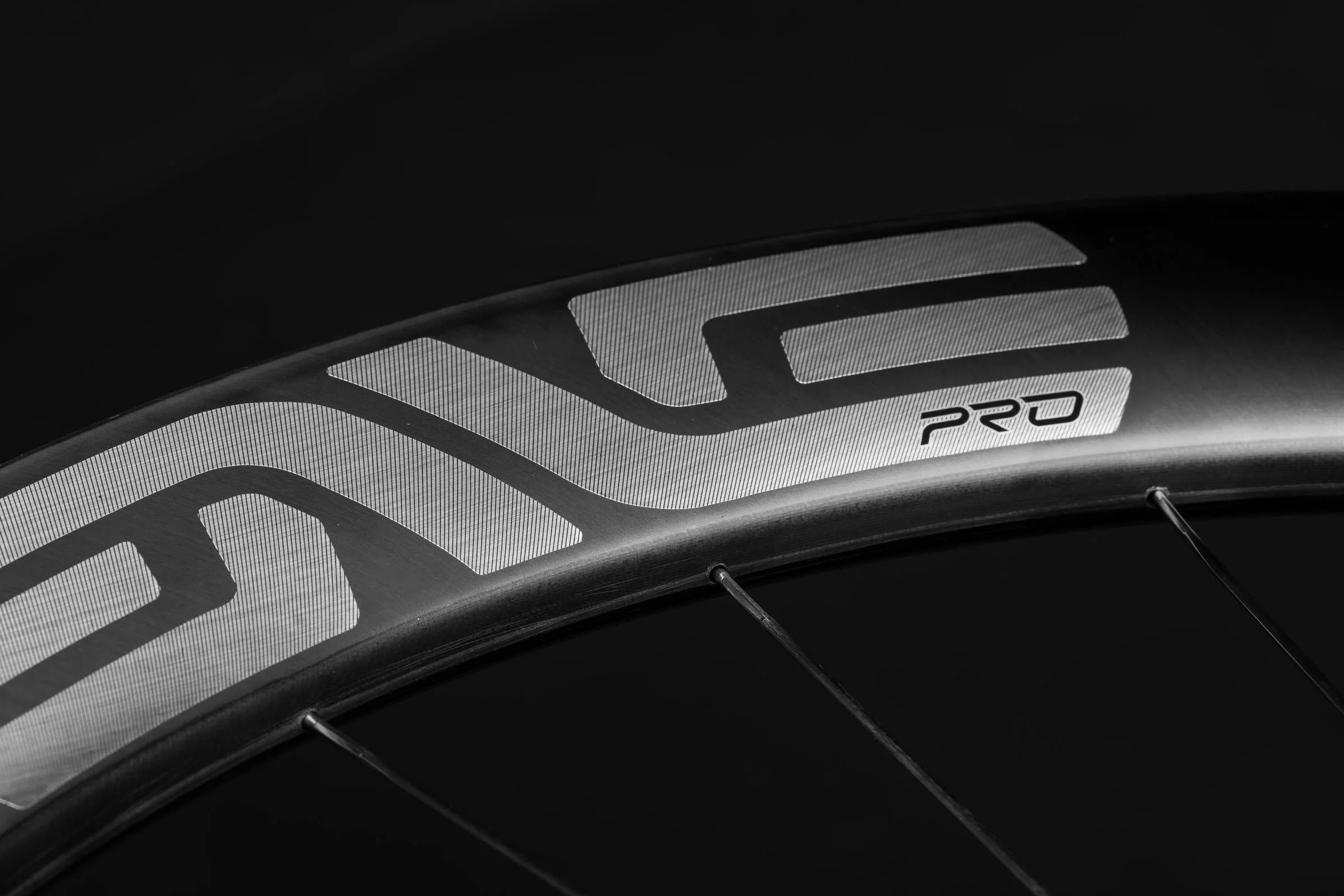 ENVE_SES-4.5_Silver_Decal_Dark_Background_19f5a30c-22cb-463c-892e-d79bd92c8d3f.jpg