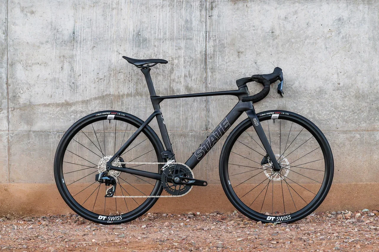 CarbonRoadSL_RawCarbon-SRAMRivalAXS2x-Outdoor-5.webp