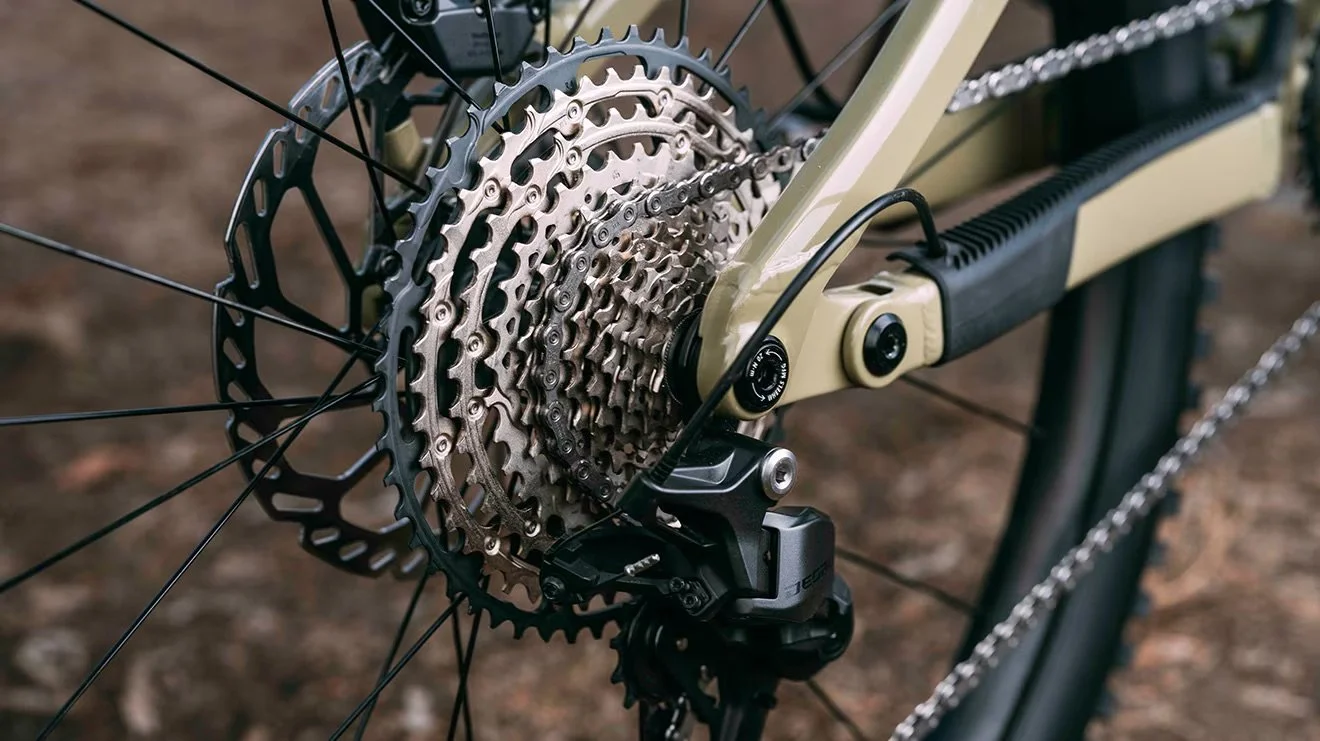 2CardSection_DEORE-Mechanical-MTB11_PC_v1.jpeg