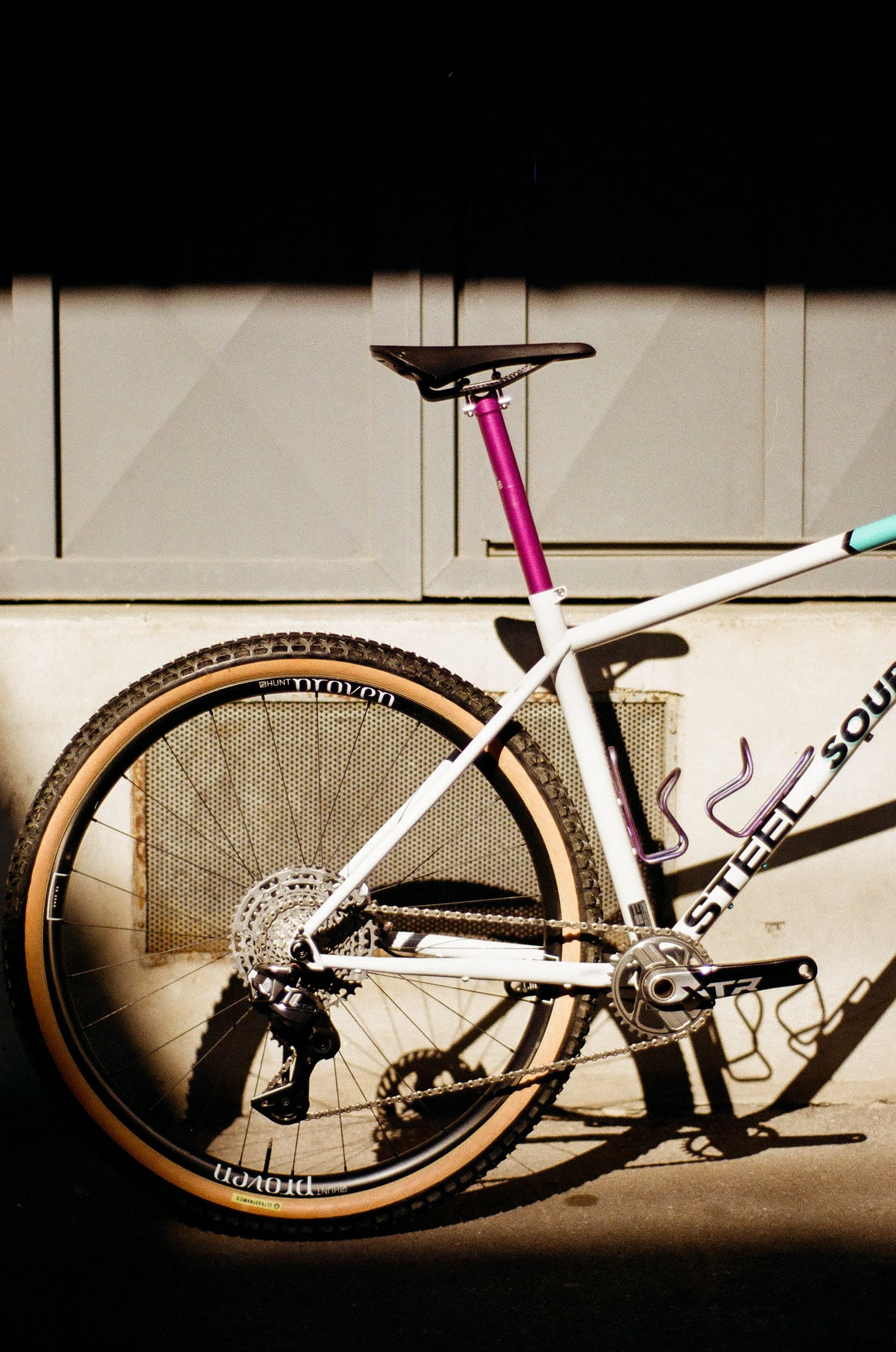 Hunt Wheels Proven MTB Sour Salsa Party Yetu Tune Shimano XTR Manitou Fork White industries Chrisking