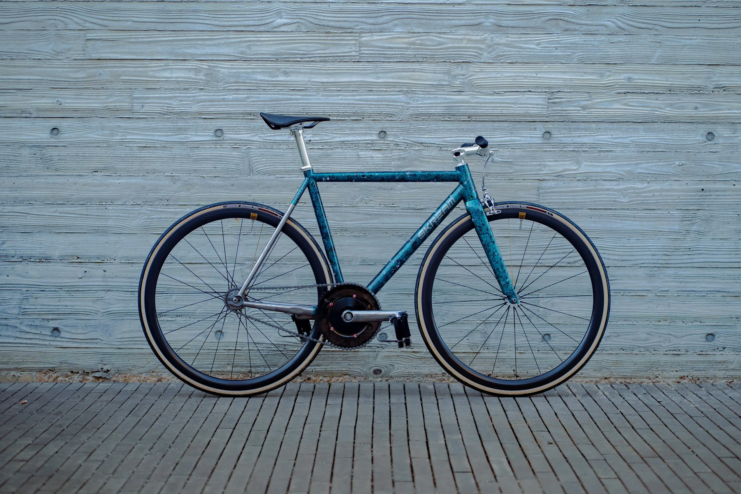 Skream Magnum Titanium with custom paintjob by Abby