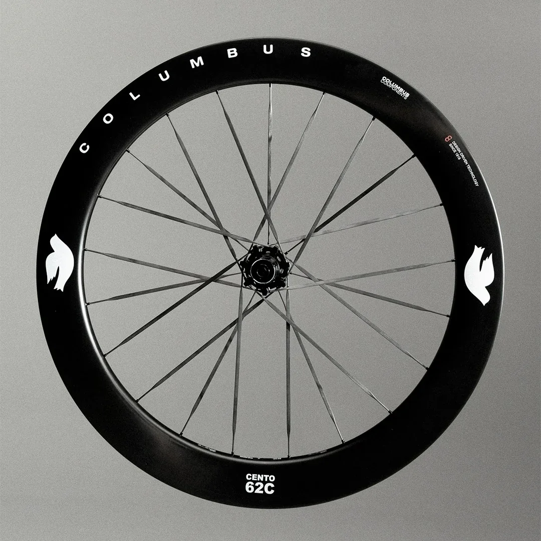 cento-62c-studio-wheel-angle.webp
