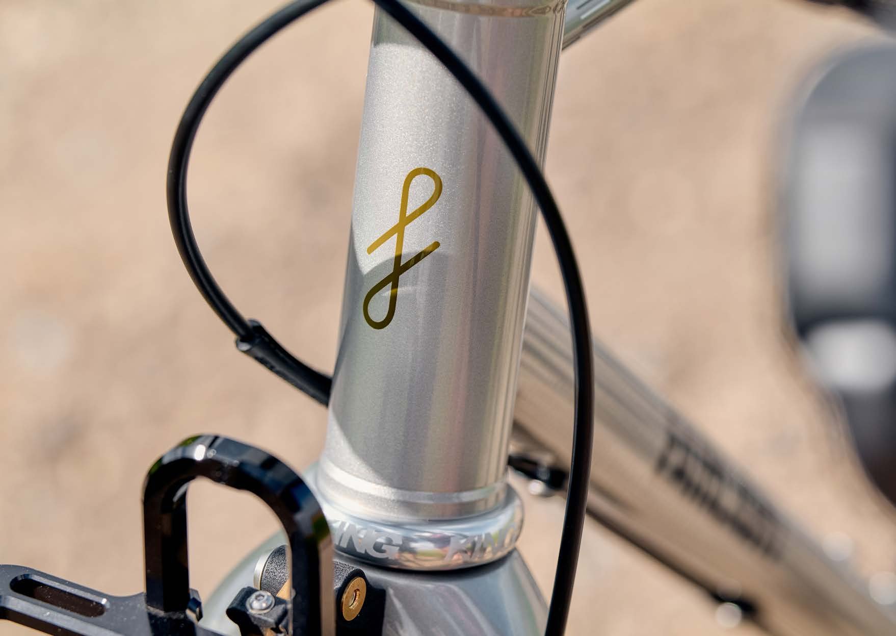 Fairlight in Moorland Silver, Firsthand Framebuilding is Hiring, and Stinner x Circles!