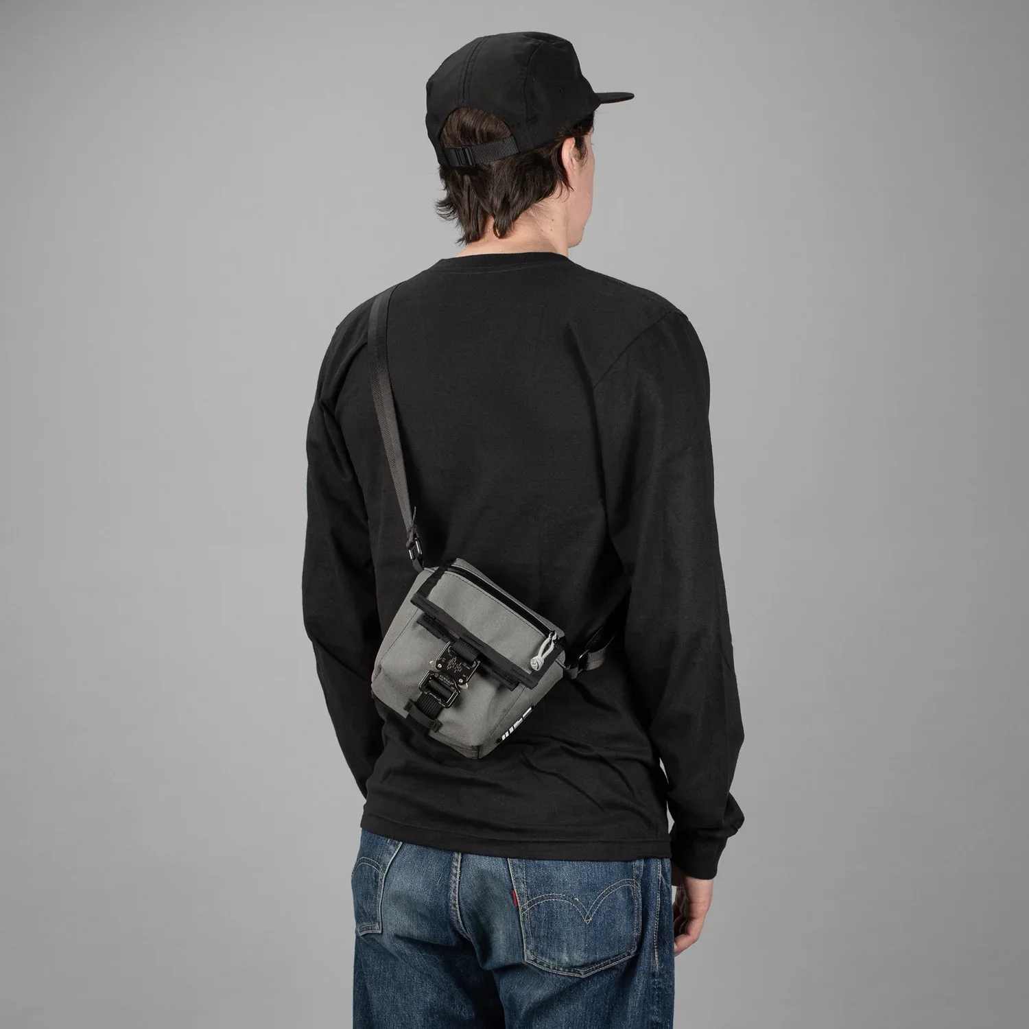 ILE_Camera_Sling_OB_85c22269-9dc4-4235-9582-13d8c07bb18c.webp