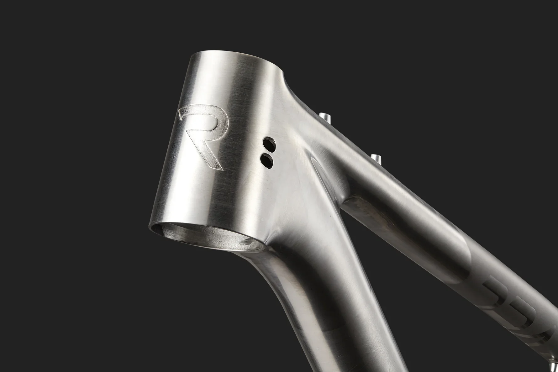 El_Jefe_Grande_Feature_1_-_Frameset.webp