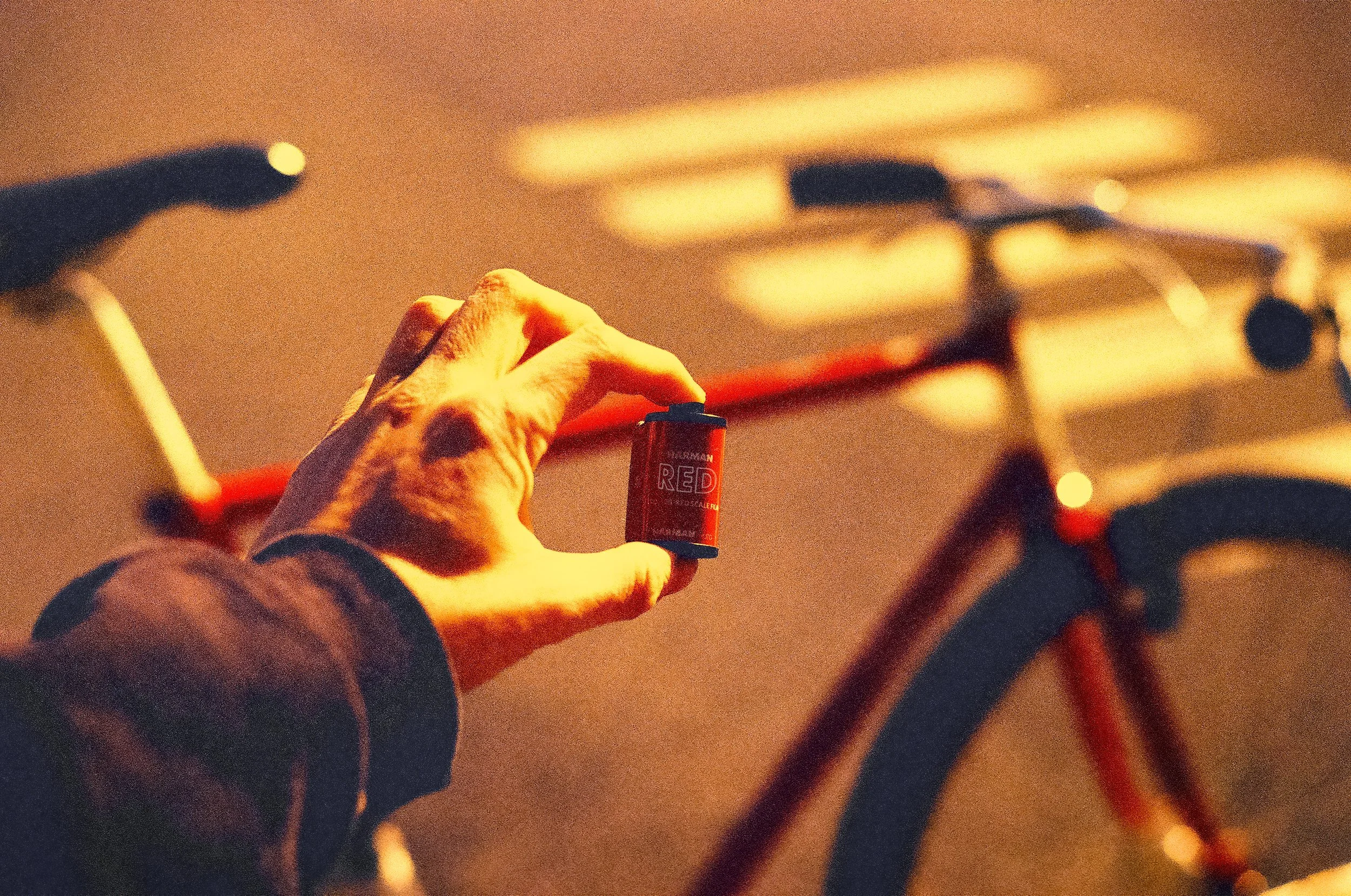 Harman Red 125 Review Film photography fixed gear criterium rust out Japan