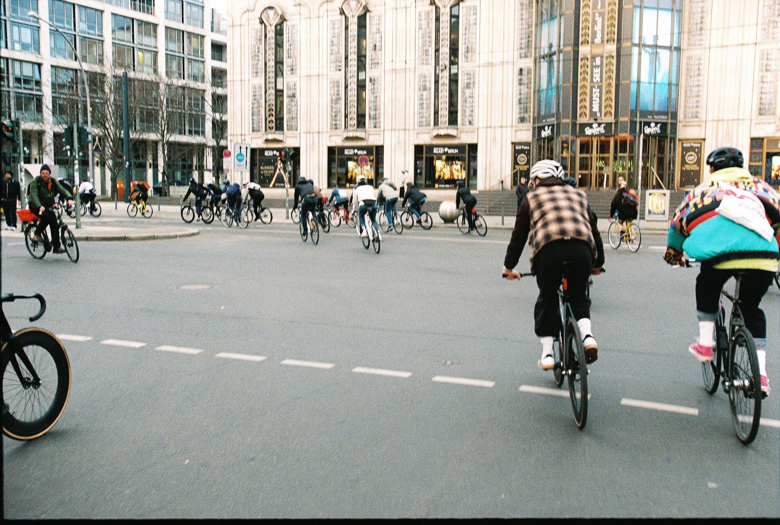 Rad Race Last Wo/Man Standing Berlin 2026 film photography fixed gear track bike