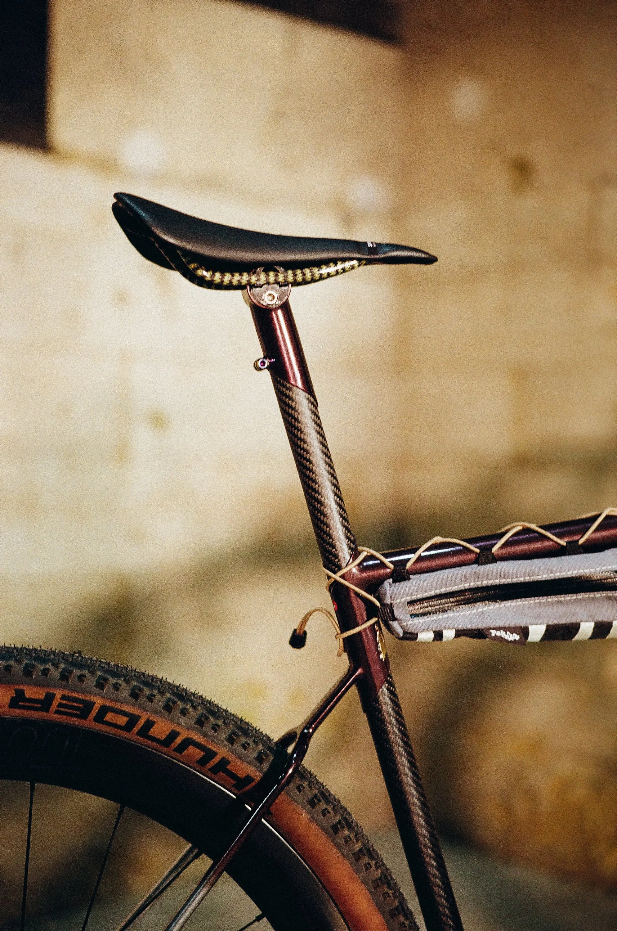 Leo Velo Columbus Tune Sram gravel Zona bespoked schwalbe
