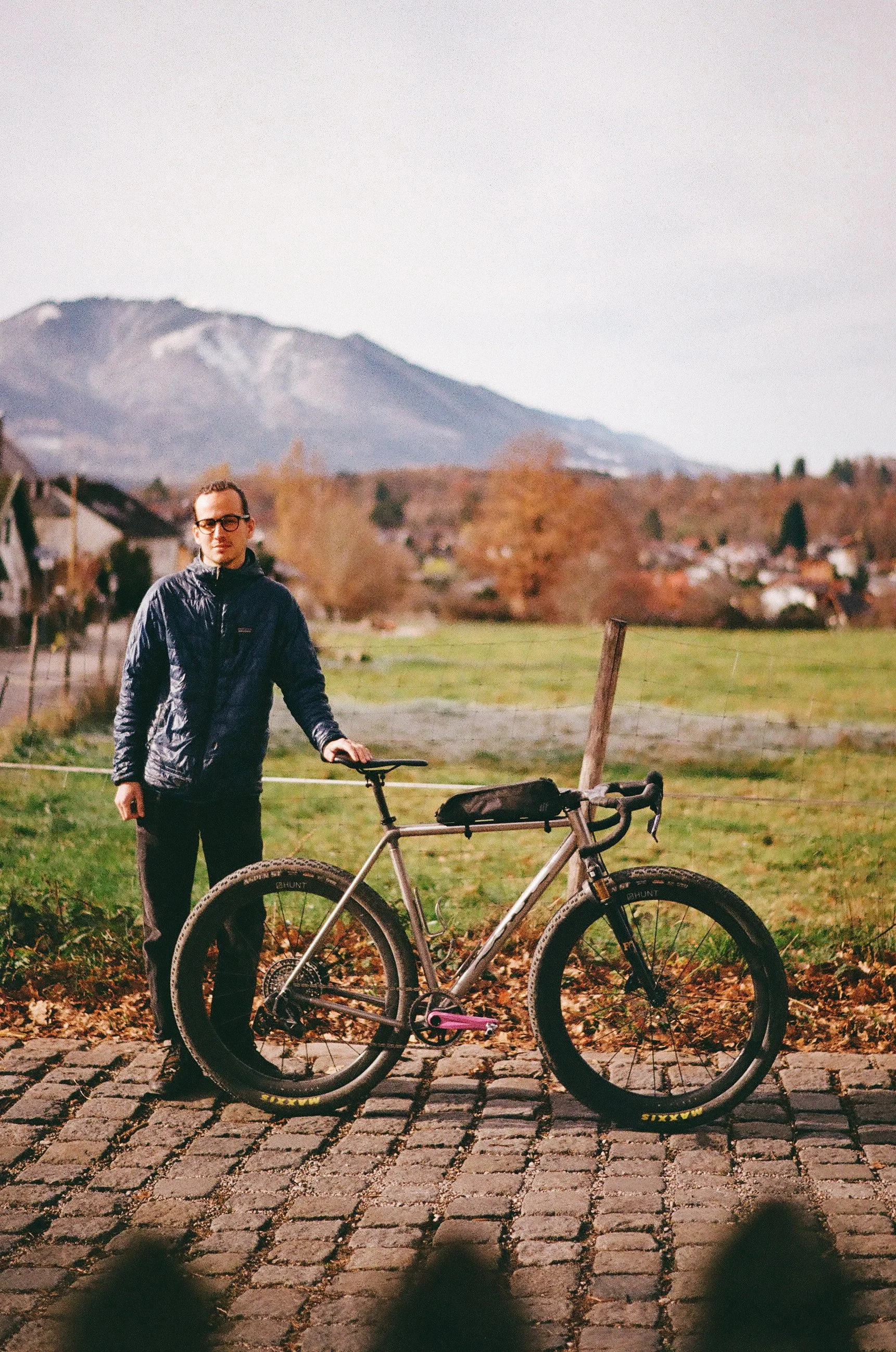 Alonukis Titanium custom bike frame builder graver fox sram