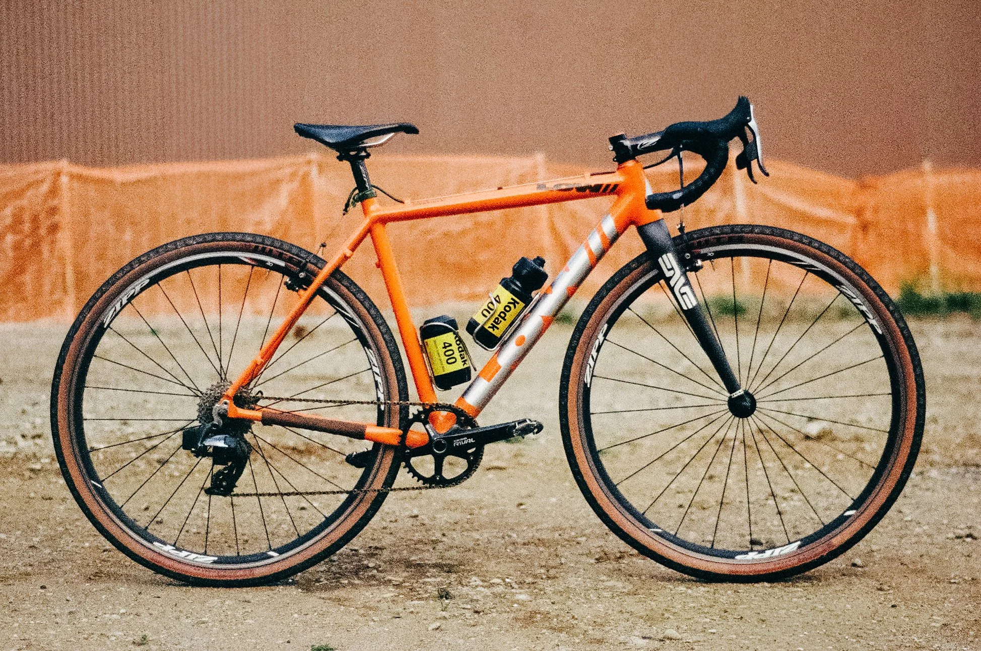 Low bicycle CX cyclo cross sram rival axs enve zipp 30