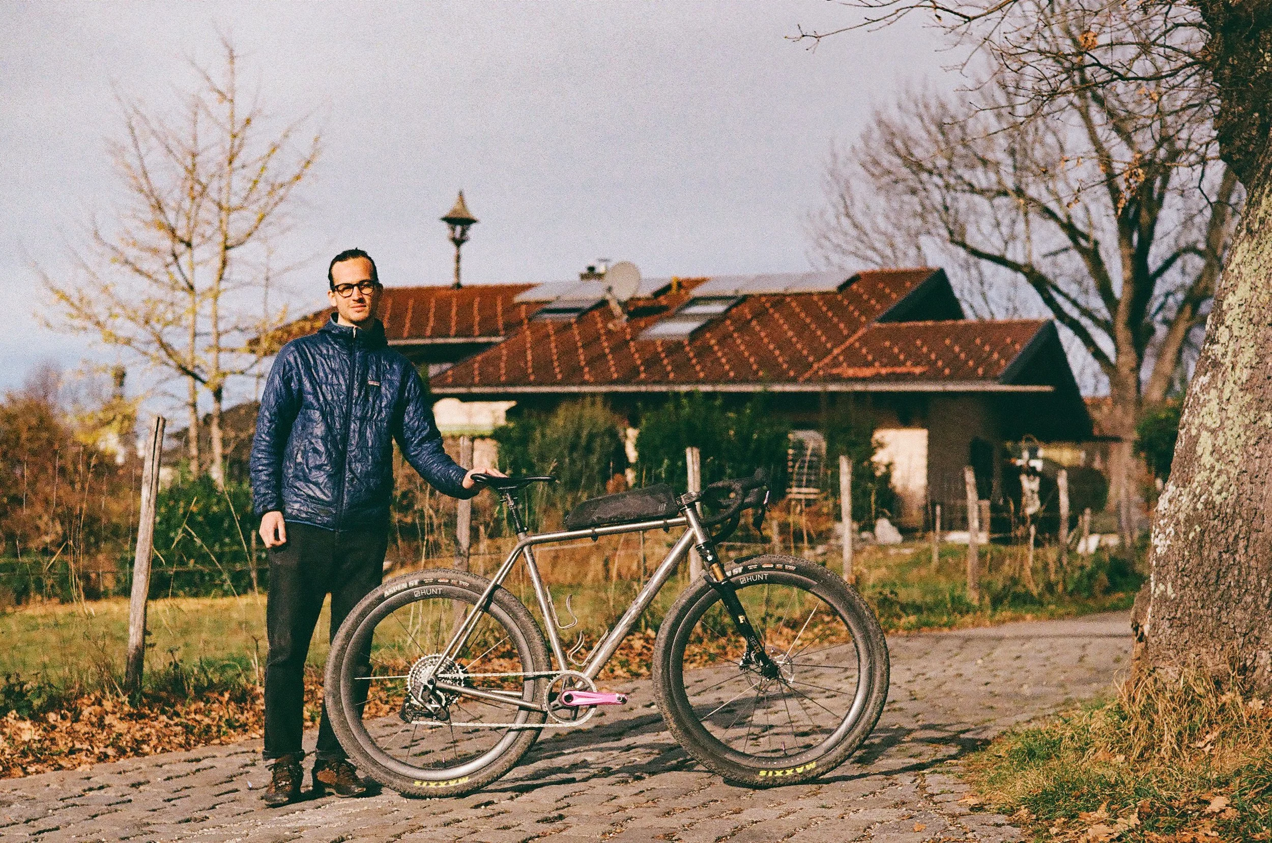 Alonukis Titanium custom bike frame builder graver fox sram