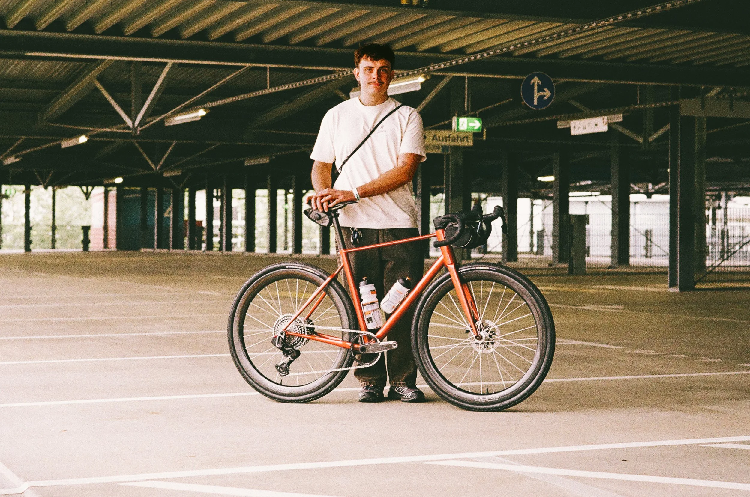 quokka falconer disc custom frame gravel all-reoad bespoked dresden wolftooth sram force tune hope ritchey