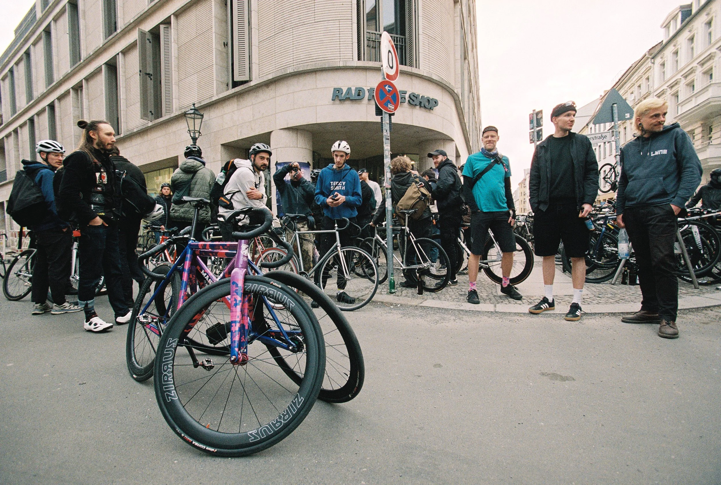 Rad Race Last Wo/Man Standing Berlin 2026 film photography fixed gear track bike
