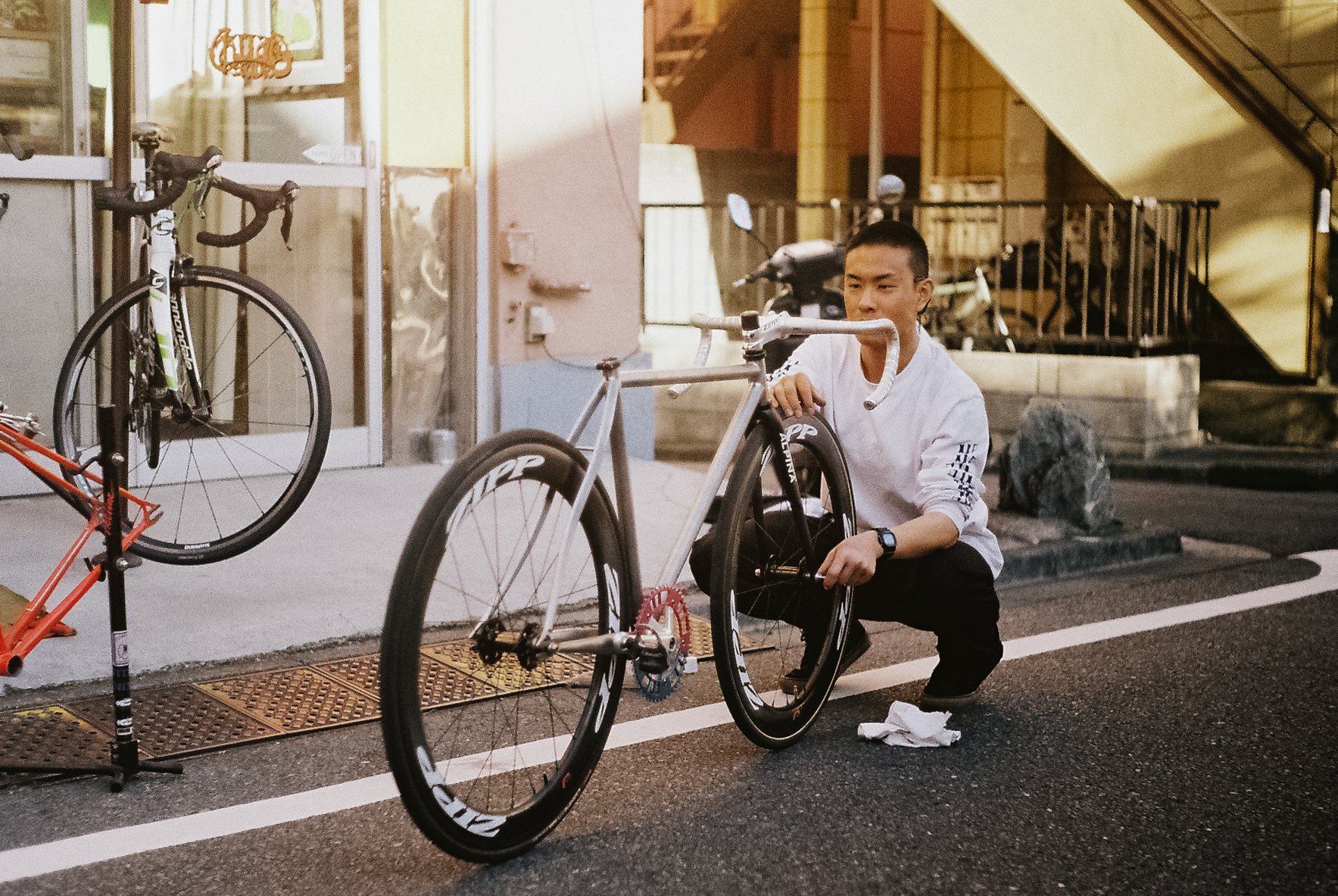 NJS Sratos fixed gear track bike japan BSBC 25las kalavinka framebuilding handmade Zipp 404