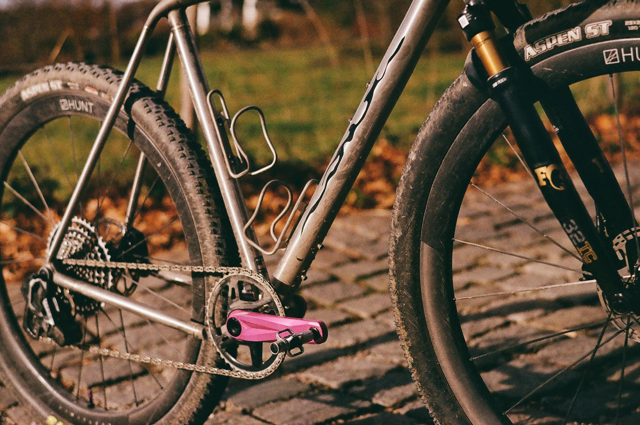 Alonukis Titanium custom bike frame builder graver fox sram