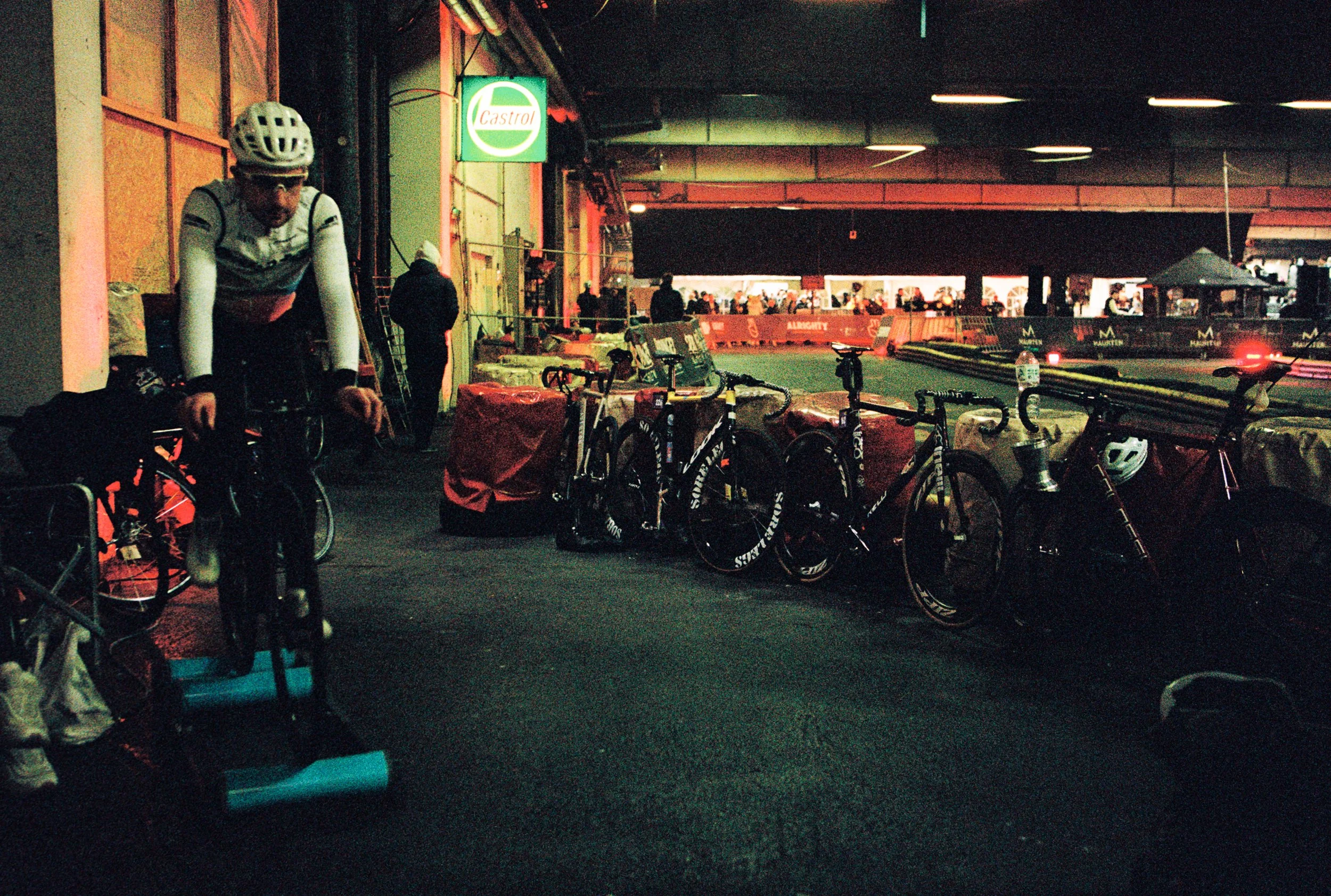 Rad Race Last Wo/Man Standing 2026 Fixed Gear criterium berlin