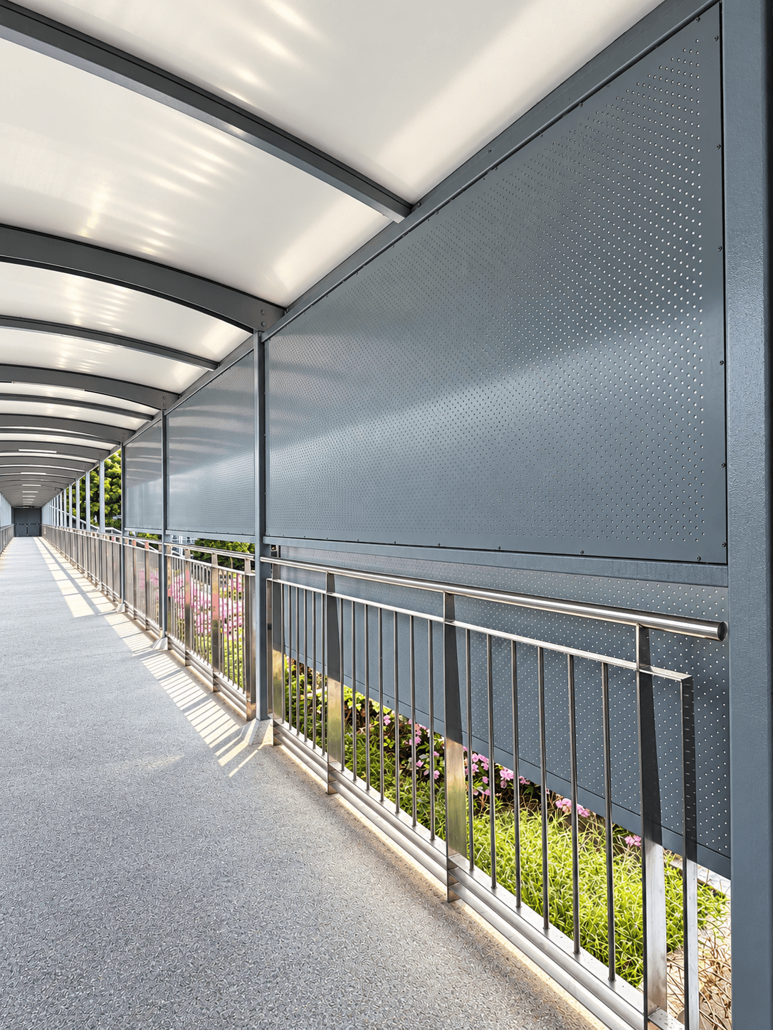 Dunearn Bukit Timah Pedestrian Bridge Railing 10.png