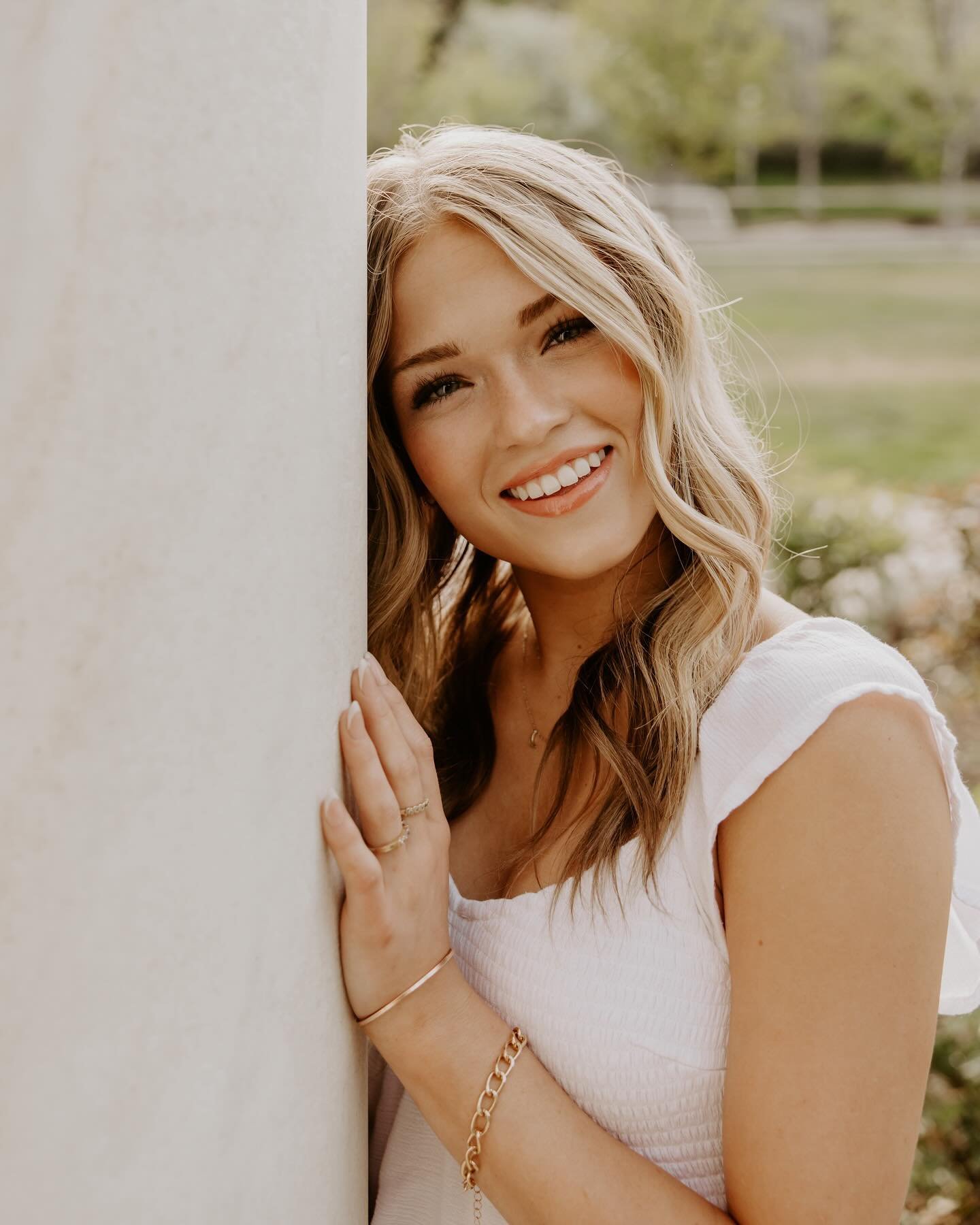 Just got this gorgeous girl&rsquo;s gallery sent off! I can&rsquo;t believe it&rsquo;s already graduation season! I&rsquo;m loving all of these senior sessions 🤩