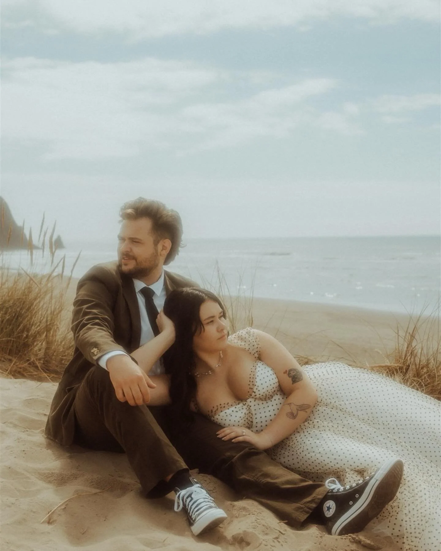 The Oregon coast does this thing where it turns everything into poetry, especially weddings like Kay &amp; Cam&rsquo;s. These two filled it with so much love and I am forever grateful to have been behind the lens to capture these beautiful moments. ?