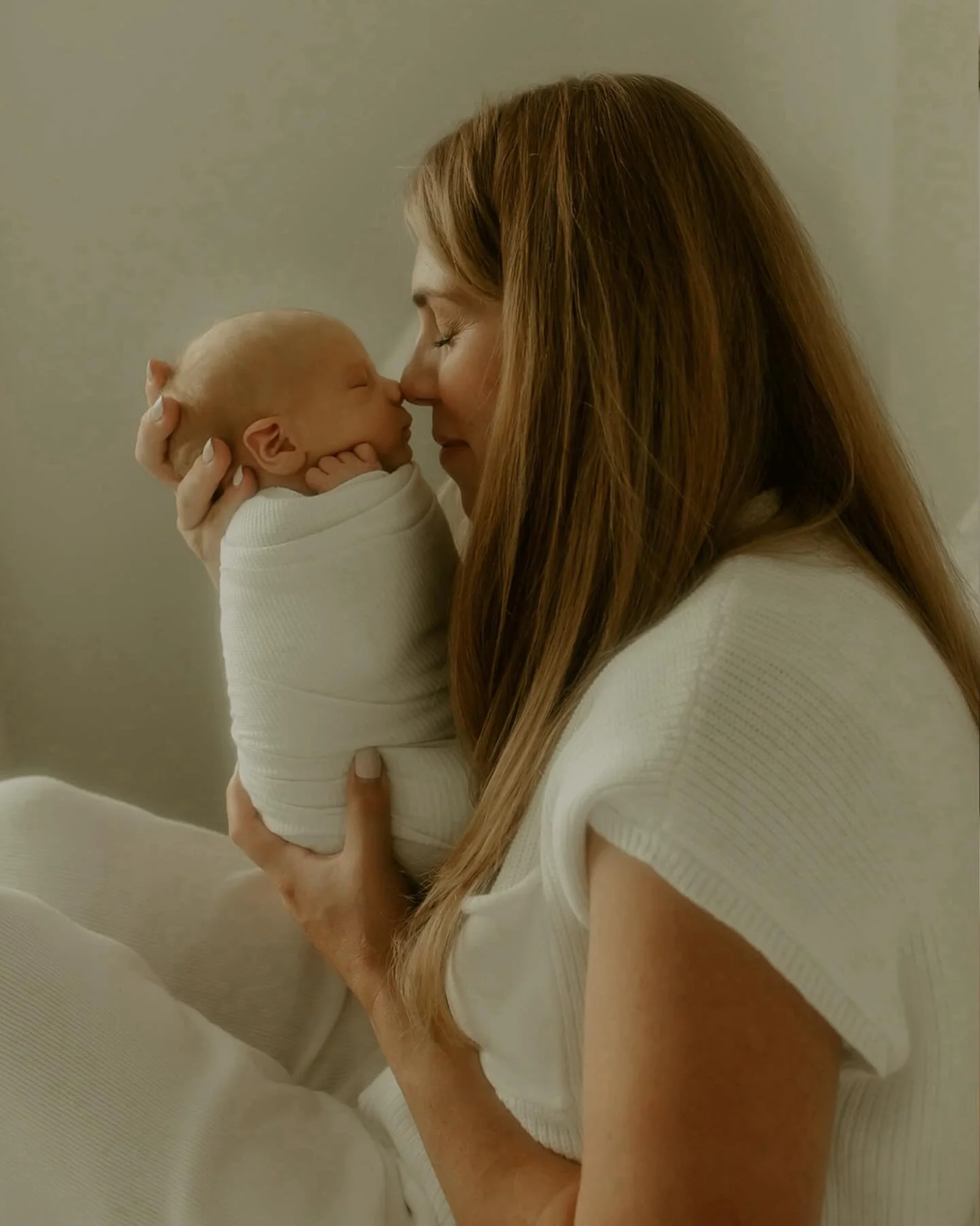 The tiniest cuddles + the biggest love.
Newborn season is in full swing over here, and I couldn&rsquo;t be more excited. 🤍
.
.
.
#utahphotographer #utahnewbornphotographer #utahnewbornphotography #utahlifestylephotographer #utahfamilyphotographer