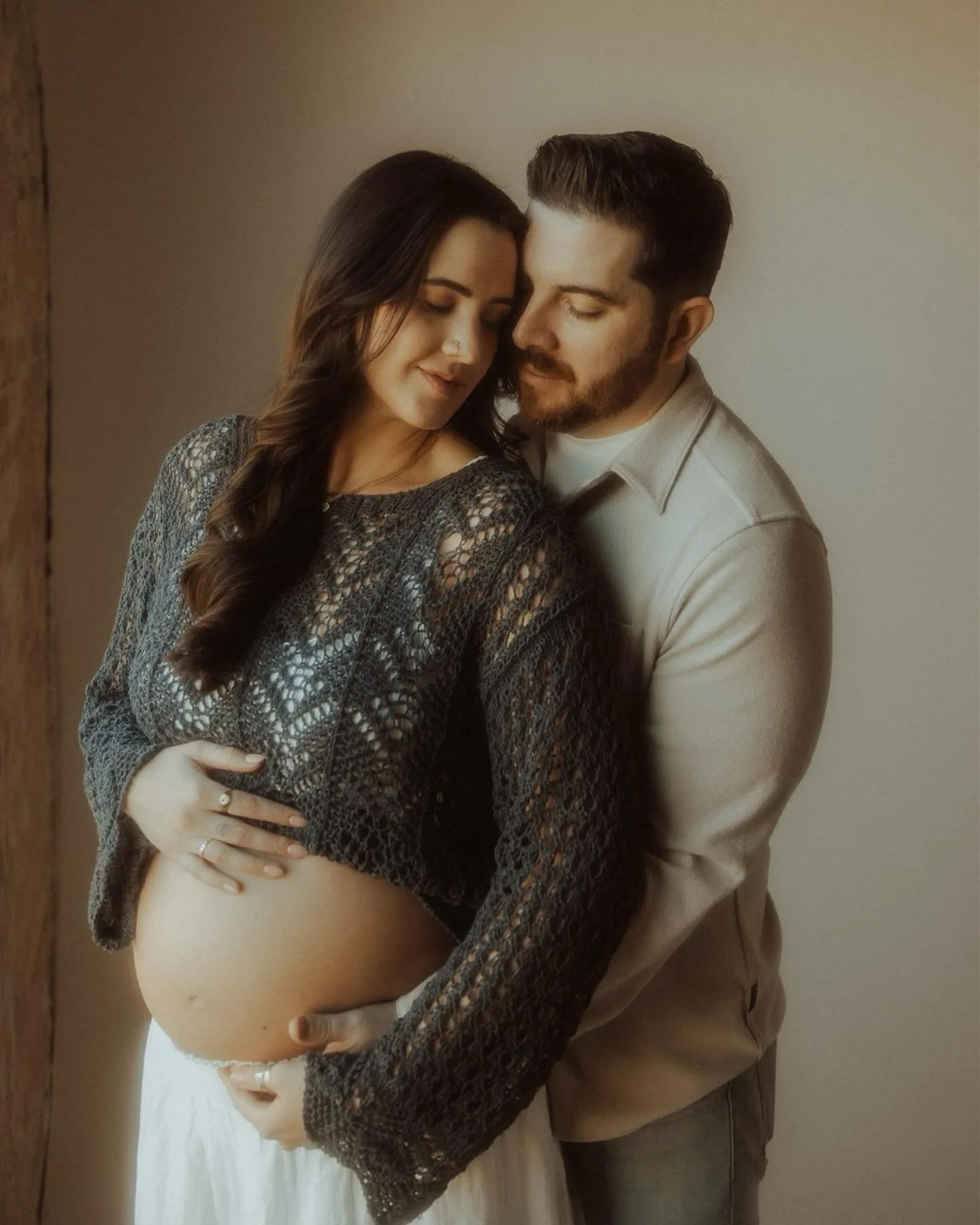 Early Saturday morning maternity sessions just feel so special ✨
.

So excited for these two and all that&rsquo;s ahead 🤍

.
#maternityphotoshoot #utahphotographer #utahlifestylephotographer #maternityphotography #lifestylephotographer