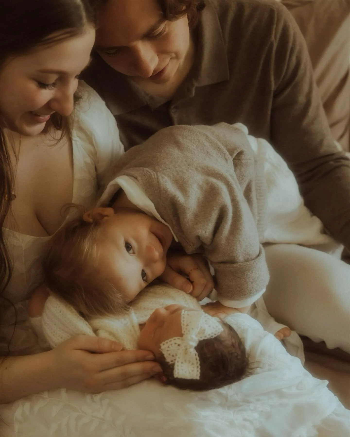 THESE are the moments that you never want to forget. These are the photos that you will find yourself tearing up over again and again, because these memories hold a time in your life that is fleeting. 
.
Their tiny toes, first little smiles, the way 