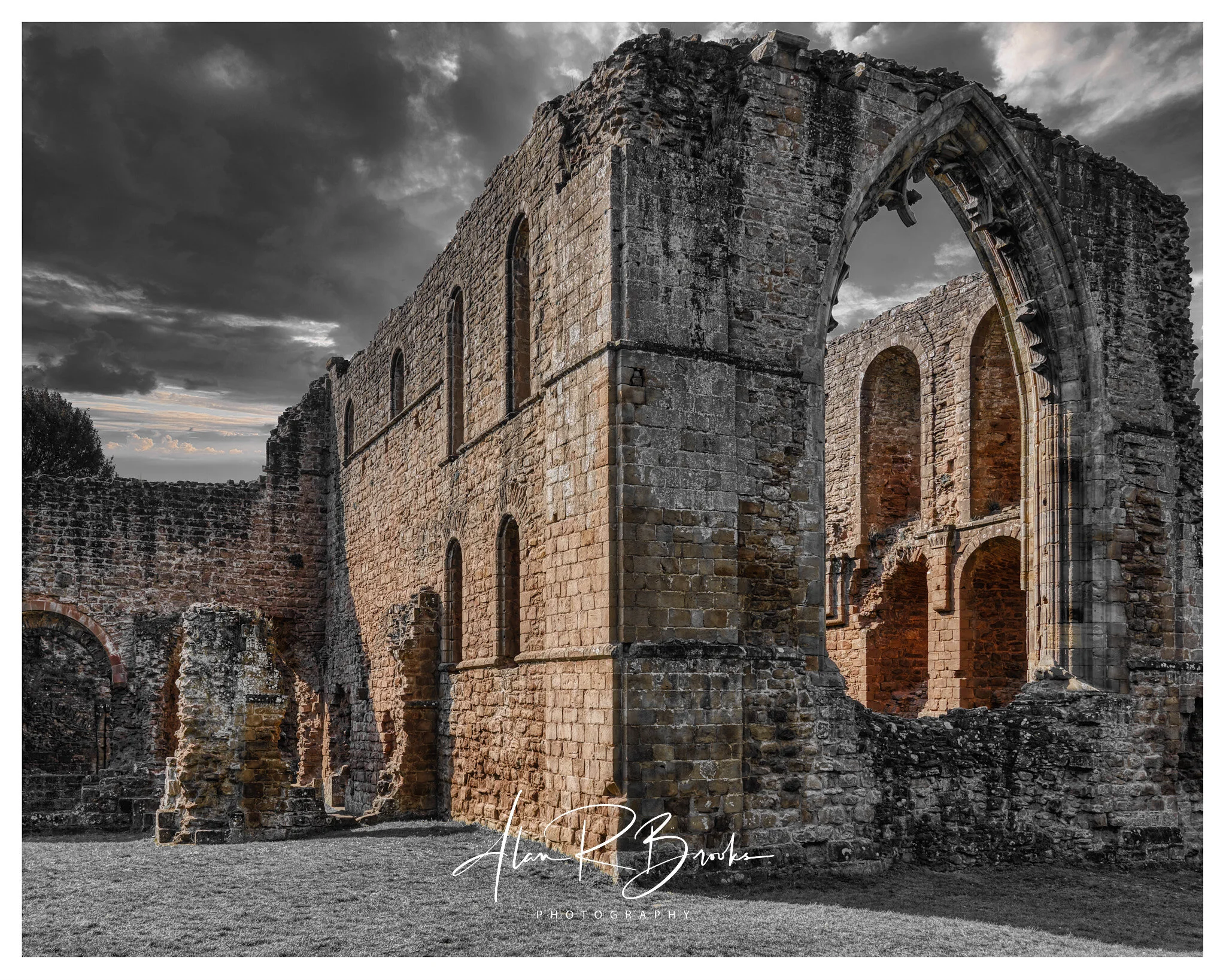 DSC02279_HDR Luminar B&W Border 2.jpg