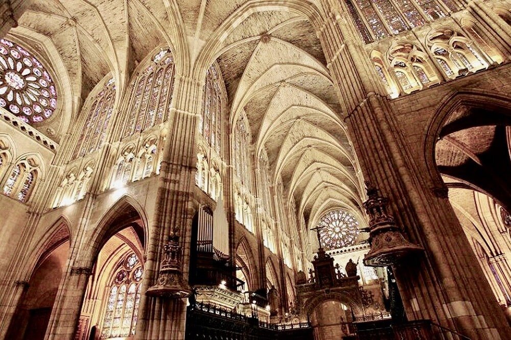 leon cathedral rose window-min.jpeg