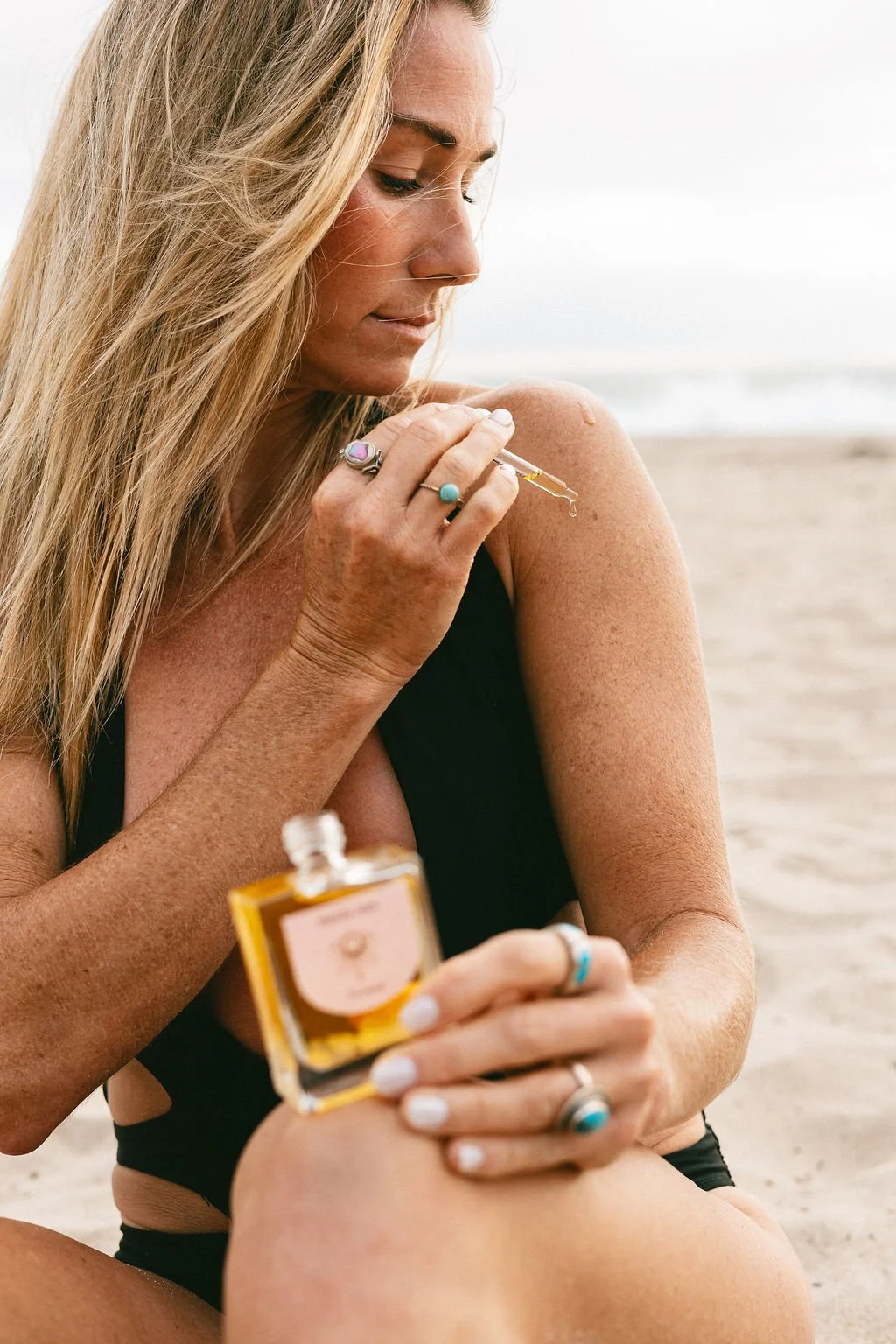 Huile naturelle sèche parfumée au thé matcha latte  infusé aux cristaux de quartz rose pour l'amour de soi