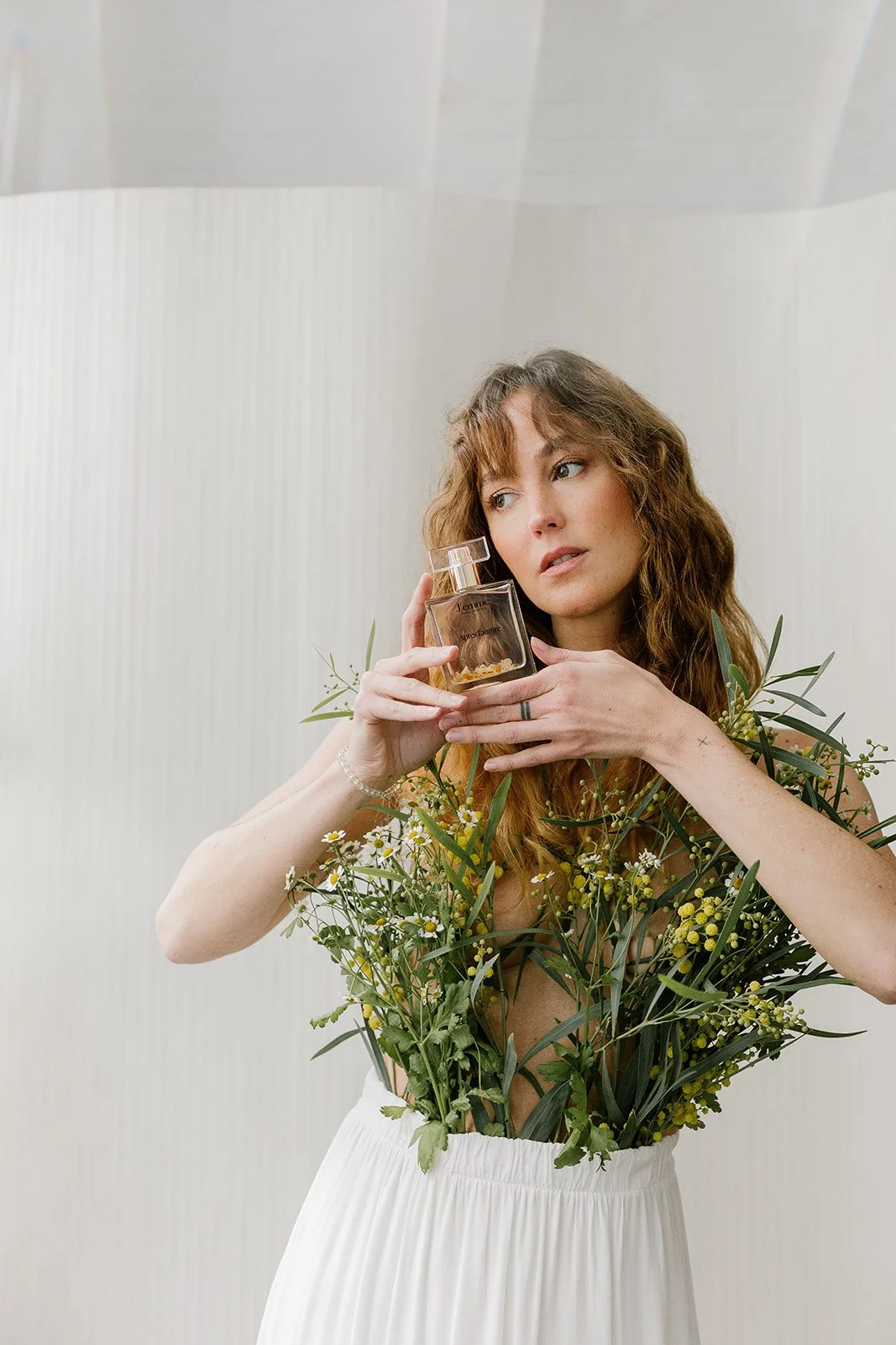 Parfum naturel Après l’Aurore J’emme Parfums aux essences de mimosa et tilleul avec citrine pour le chakra du plexus solaire