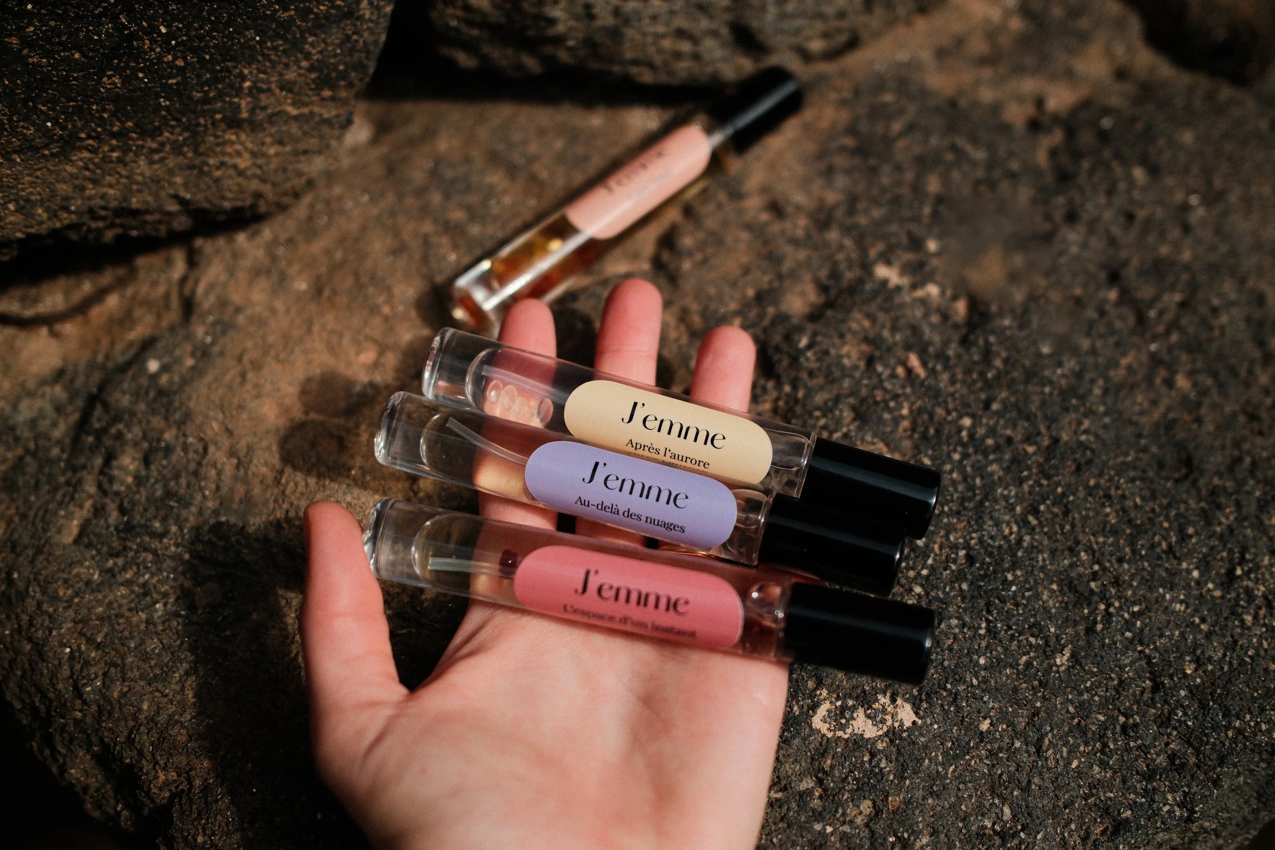 J'emme Mini Parfums naturel nomade format voyage infusé aux cristaux d'améthyste pour les émotions