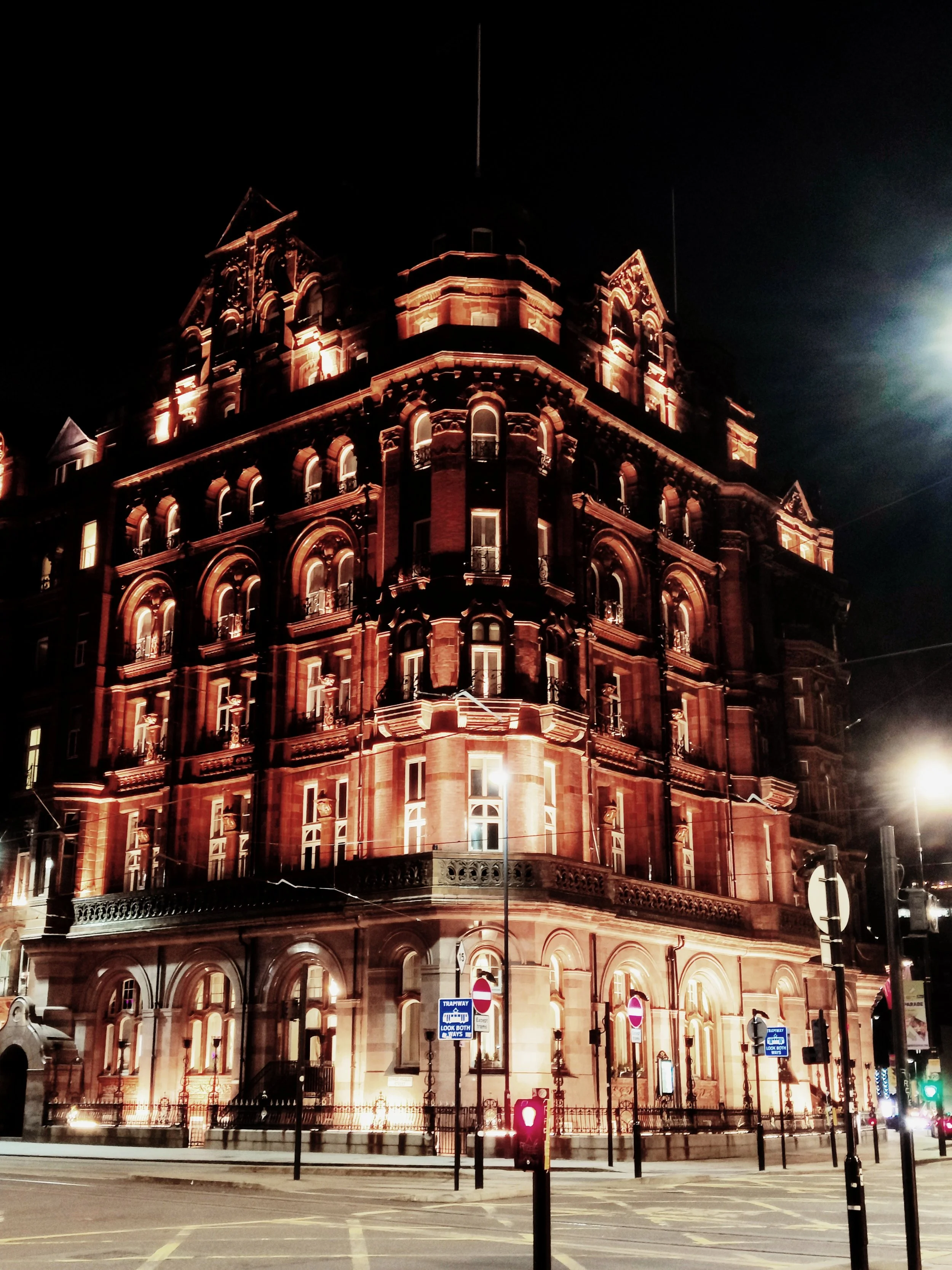 Hotels Are Built Around Service. Your Energy Supplier Should Be Too.