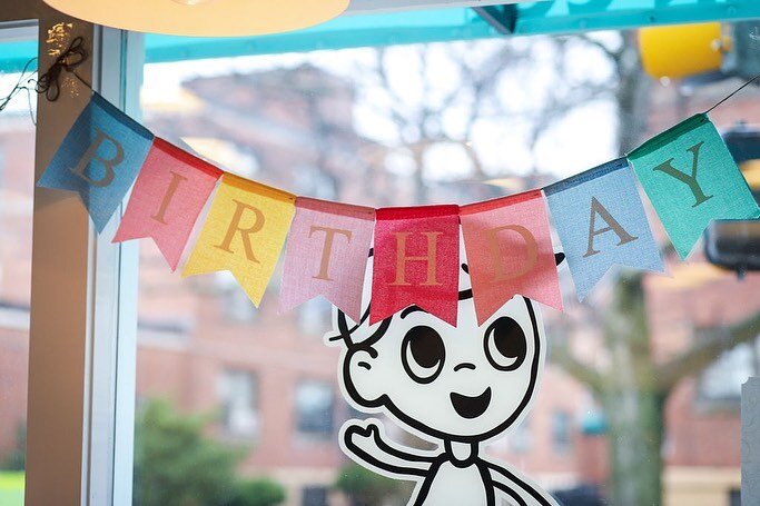 Hey party people! We&rsquo;re closing early (1:30pm) for a #graciescorner themed 1st birthday party 🥳🎉. 

Normal hours resuming tomorrow. If you&rsquo;re interested in hosting your mini&rsquo;s bday at the Tot Cafe, please send us an inquiry form v
