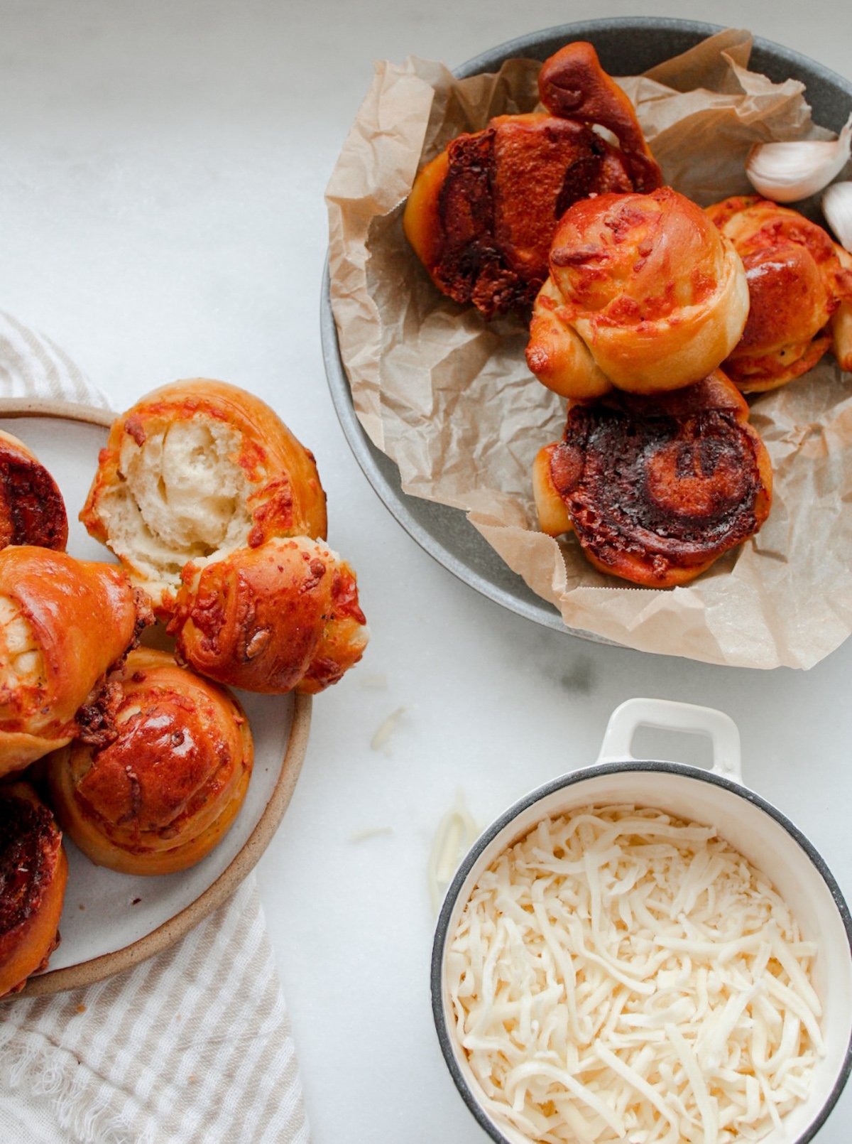 Cheesy Garlic Knots Elizabeth Raybould cheesy-garlic-knots-elizabeth-raybould