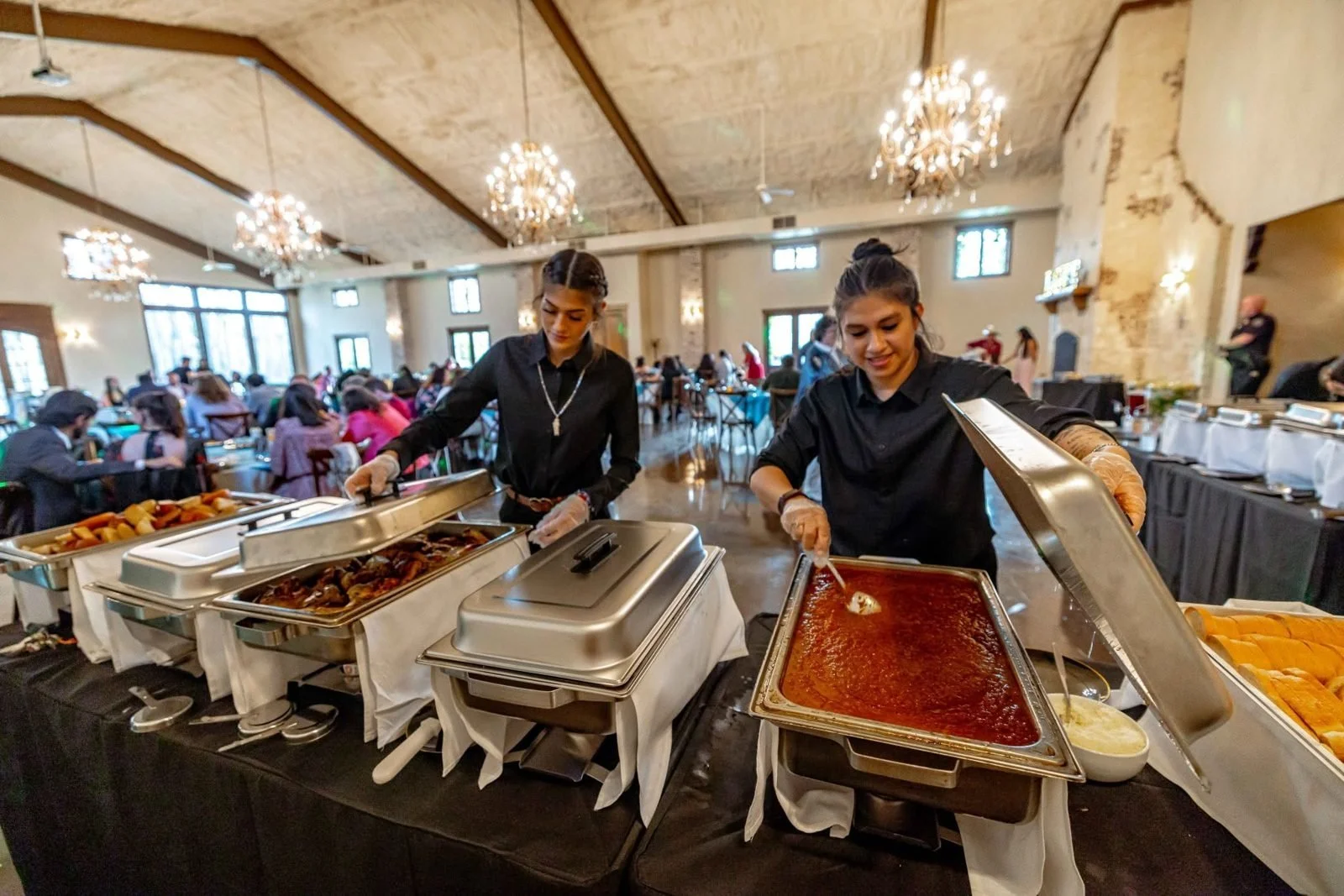 04-buffet-service-chandeliers.jpg
