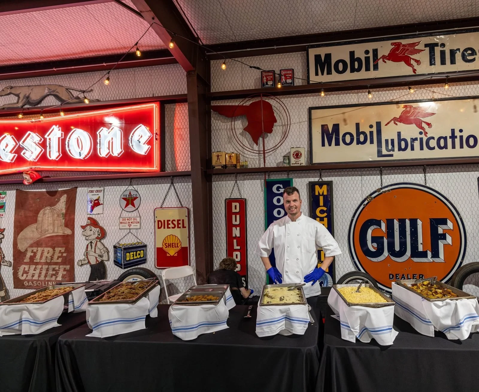 08-chef-at-buffet.jpg