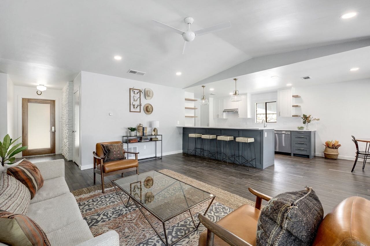 An after ➡️ before that packs a punch. Shiloh house renovation, Austin TX