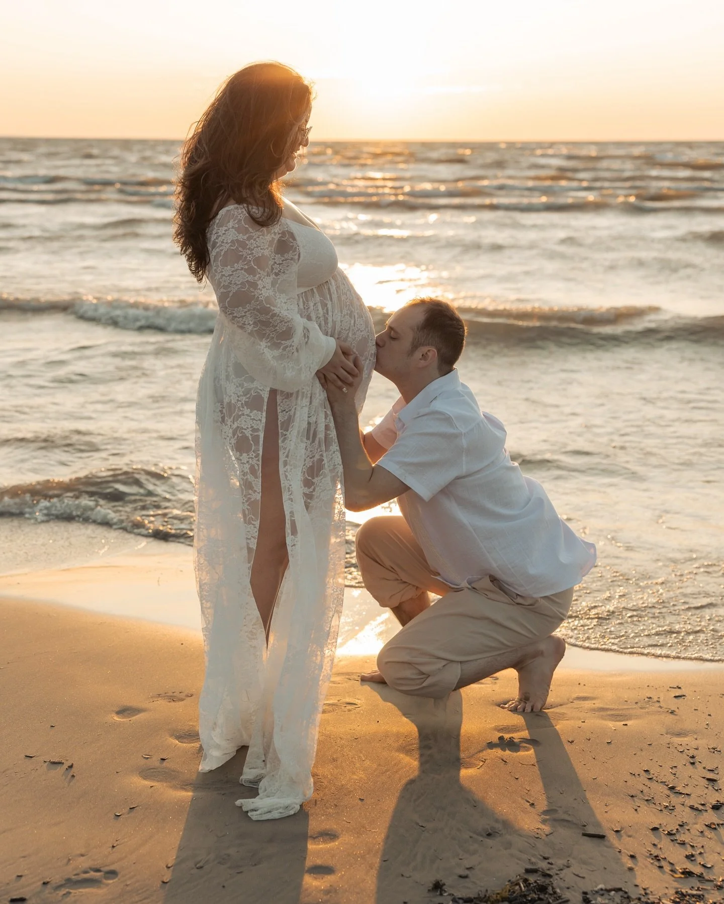 Just popping in for my yearly IG post 🫣 my most recent and one of my favourite shoots to date 🤍 shooting in full-sun, at sunset, on an extremely windy day at the beach was definitely a challenge accepted 🫡 but l absolutely love how these images tu