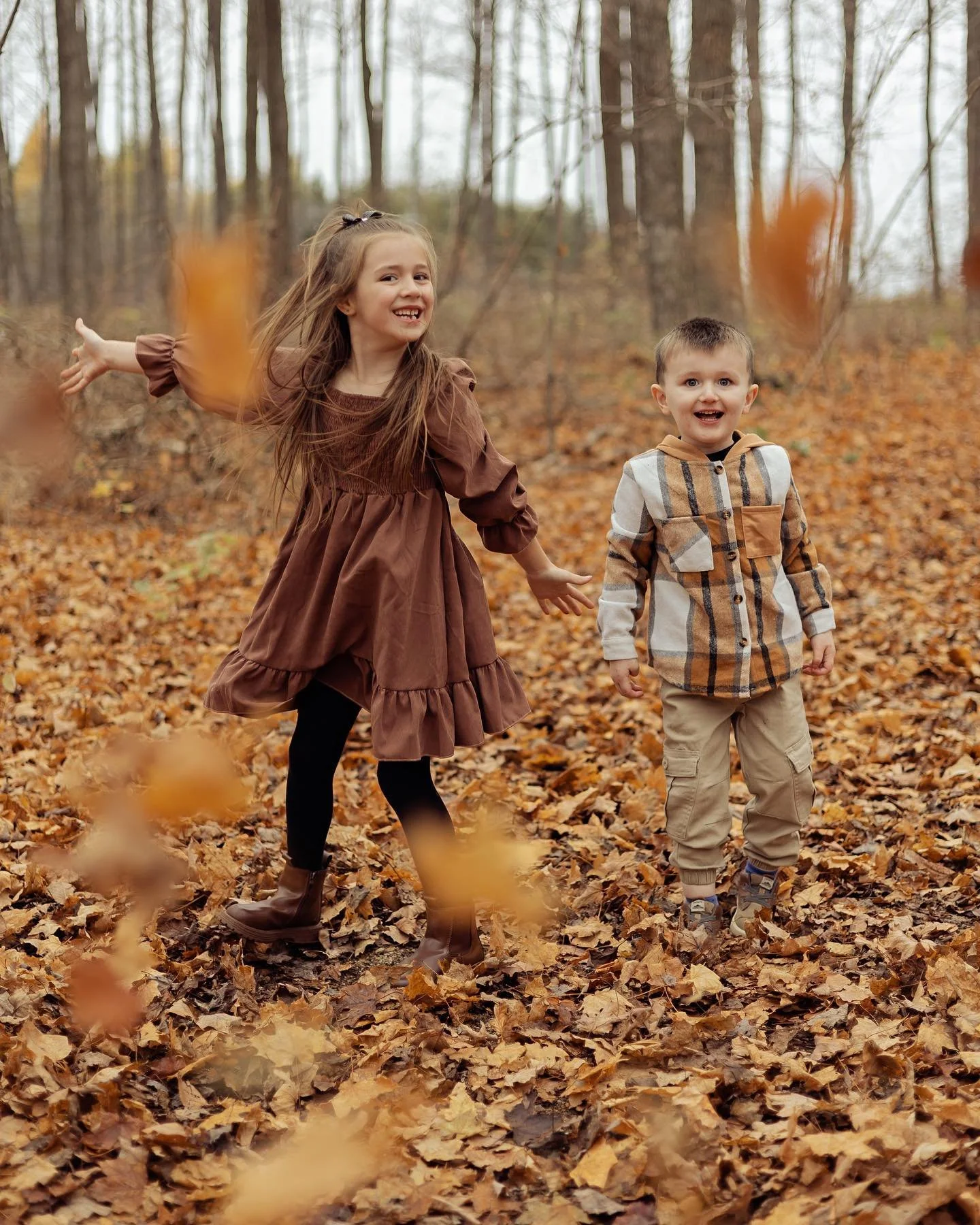 &amp; autumn is a wrap! going to miss all the kiddos filled with excitement when I tell them they get to throw leaves at me 🥹🍁 
. 
.
.

#canon #canonphotography #familyphotography #photography #bokeh #agameoftones #portraits #naturallight #tones #t