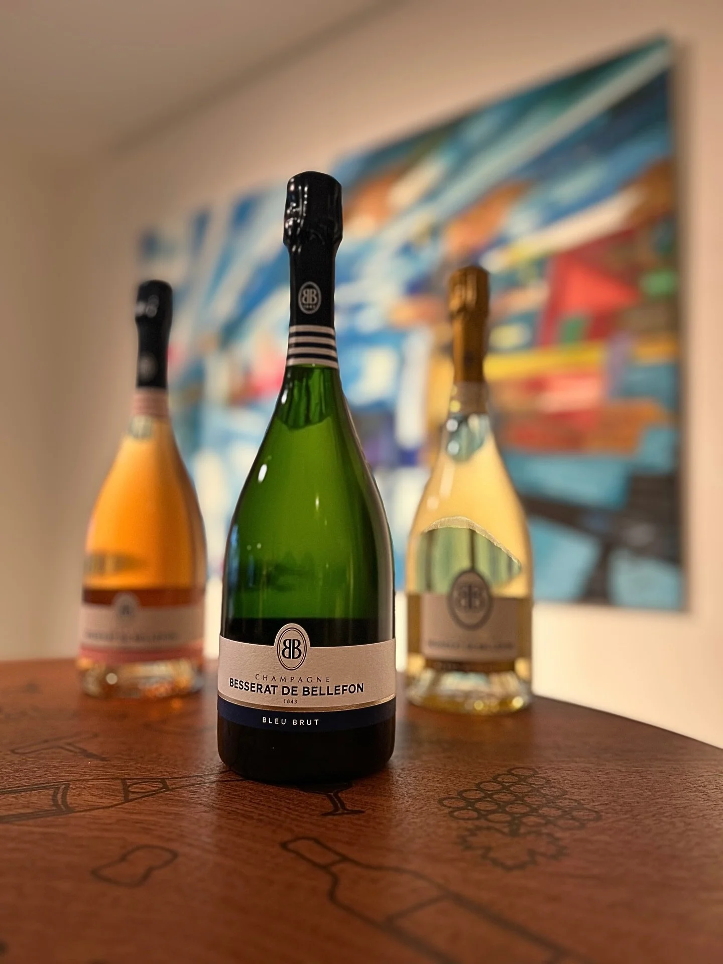🍾 Champagne Besserat de Bellefon ✨ Tijdloze klasse in het glas 🥂 Ontdek en proef de verfijnde bubbels op onze degustatiedagen 9 &amp; 10 november! 
#champagne #besseratdebellefon #wijndegustatie