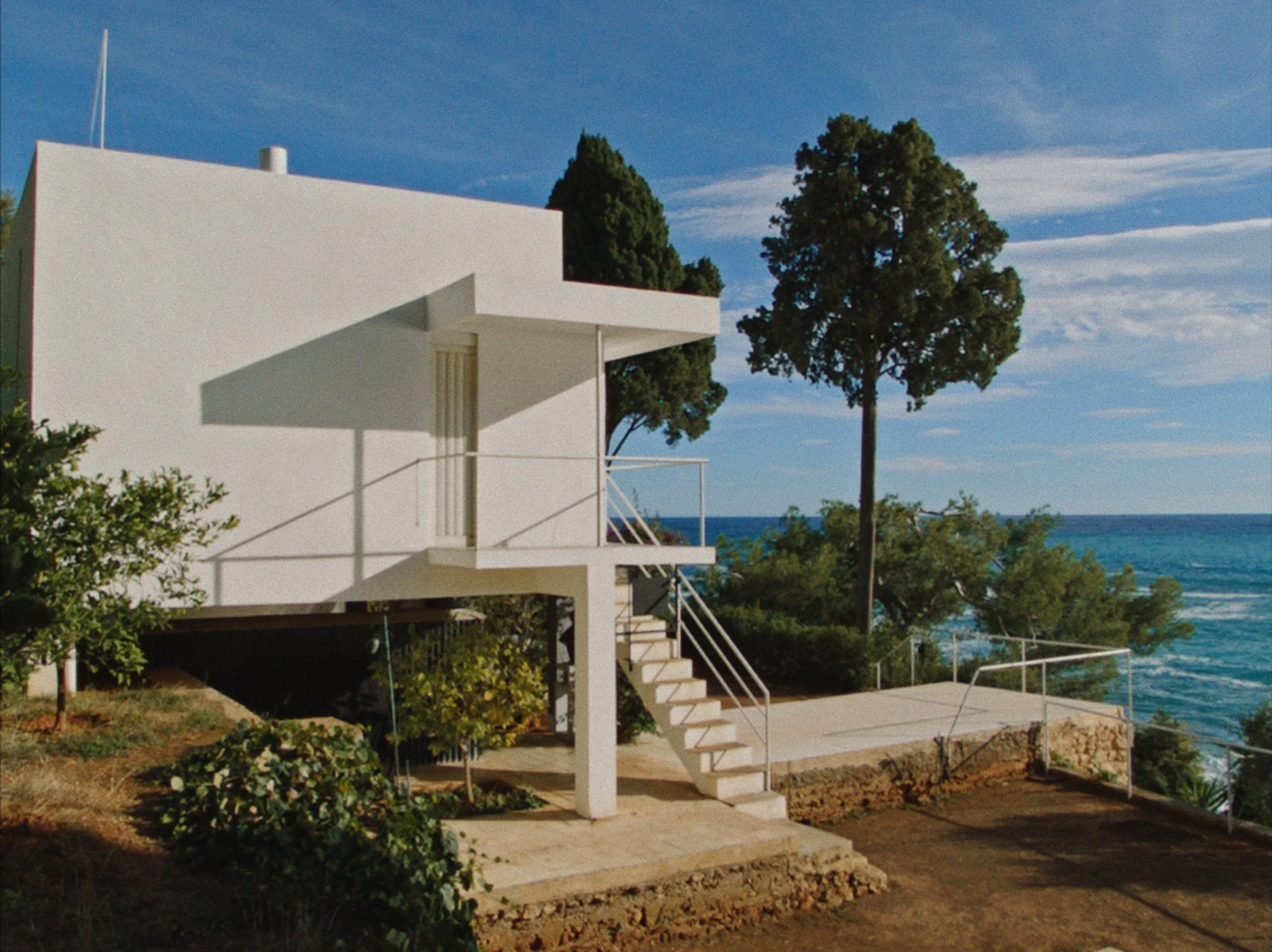E.1027 - Eileen Gray and the house By The Sea