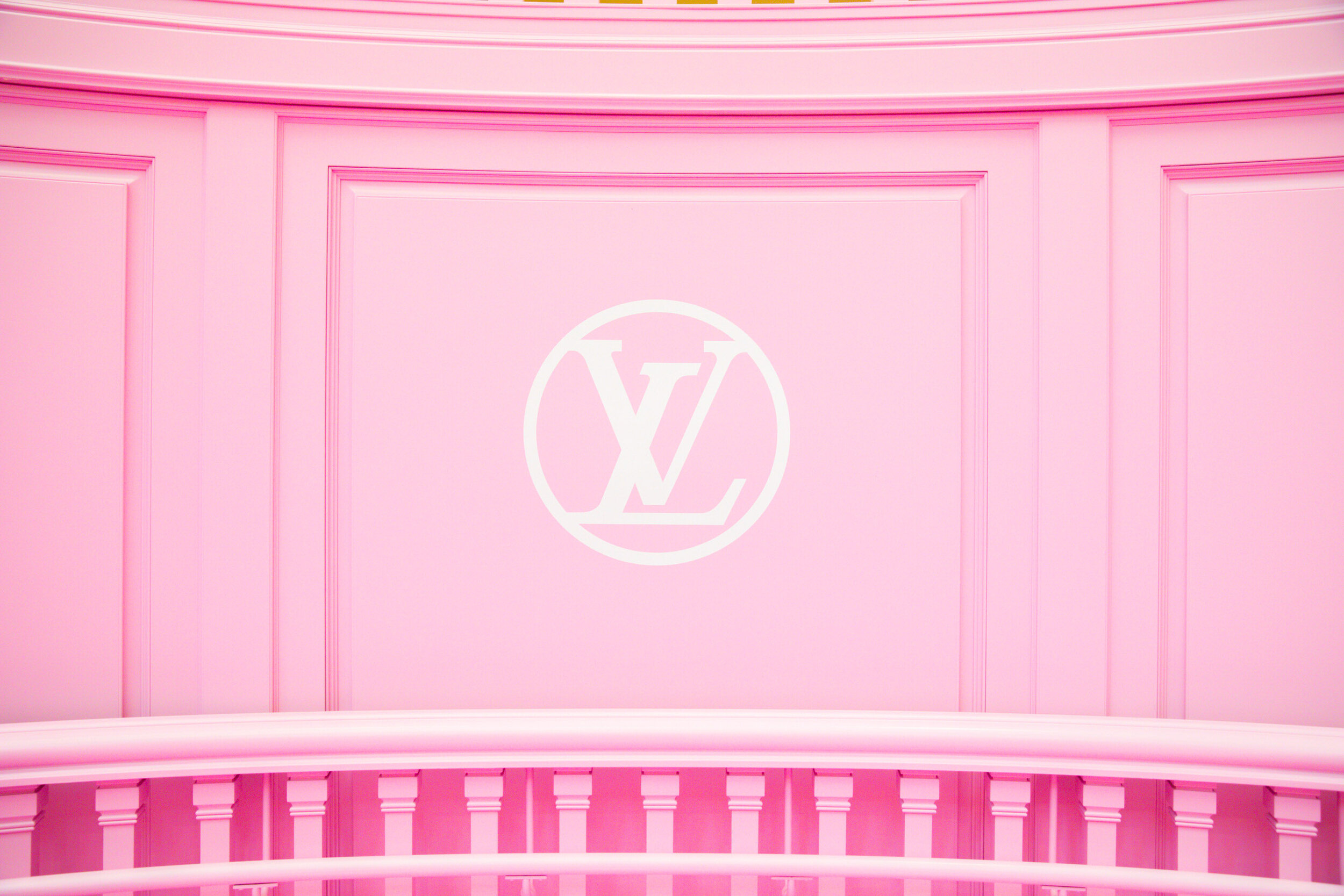 louis vuitton logo rosa