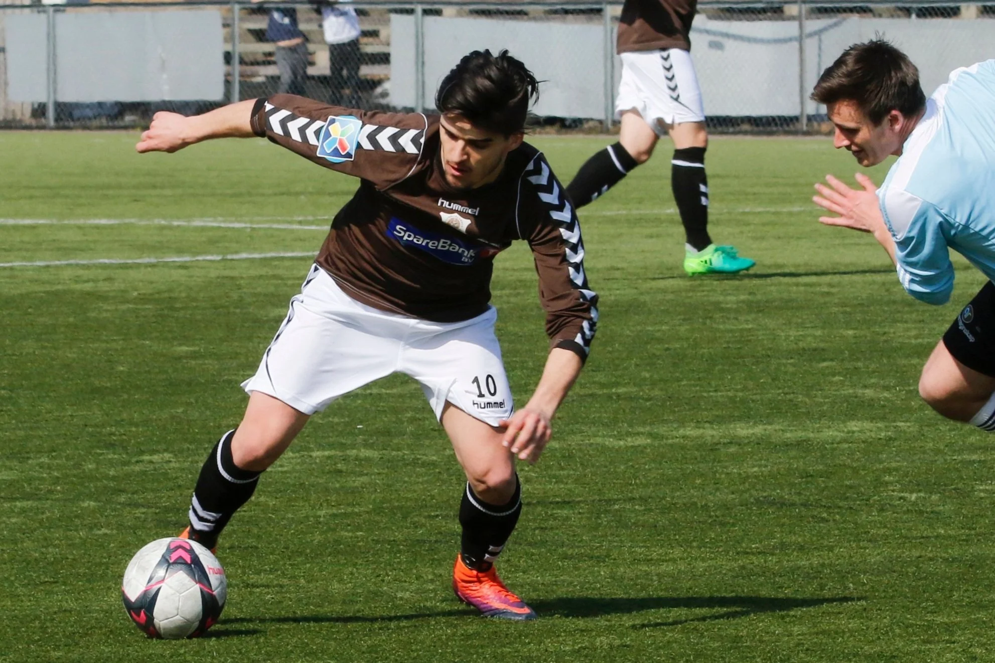 STAAL HJEMME I FØRSTE KAMP