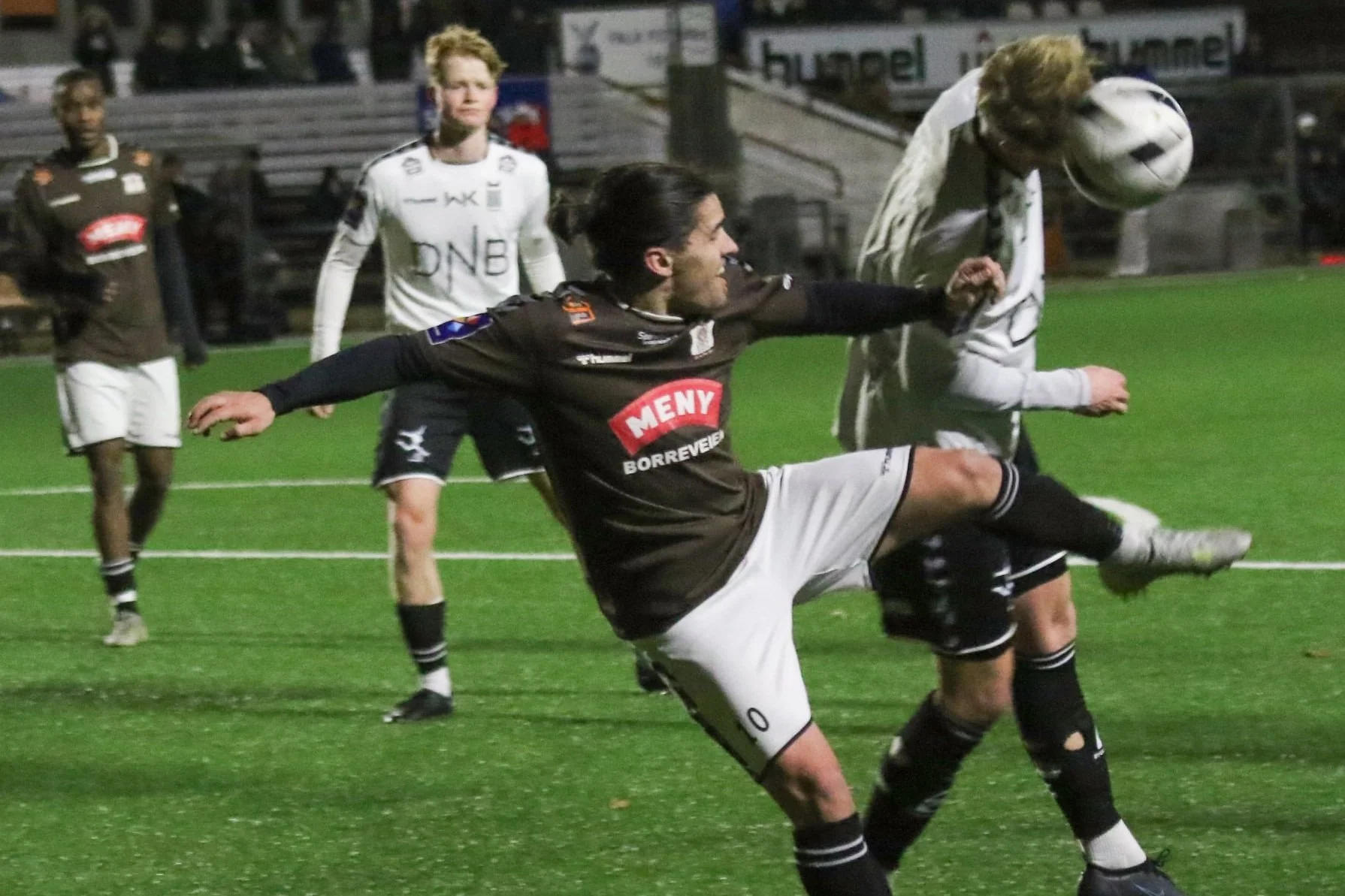 FORTJENT SEIER OVER EIK TØNSBERG