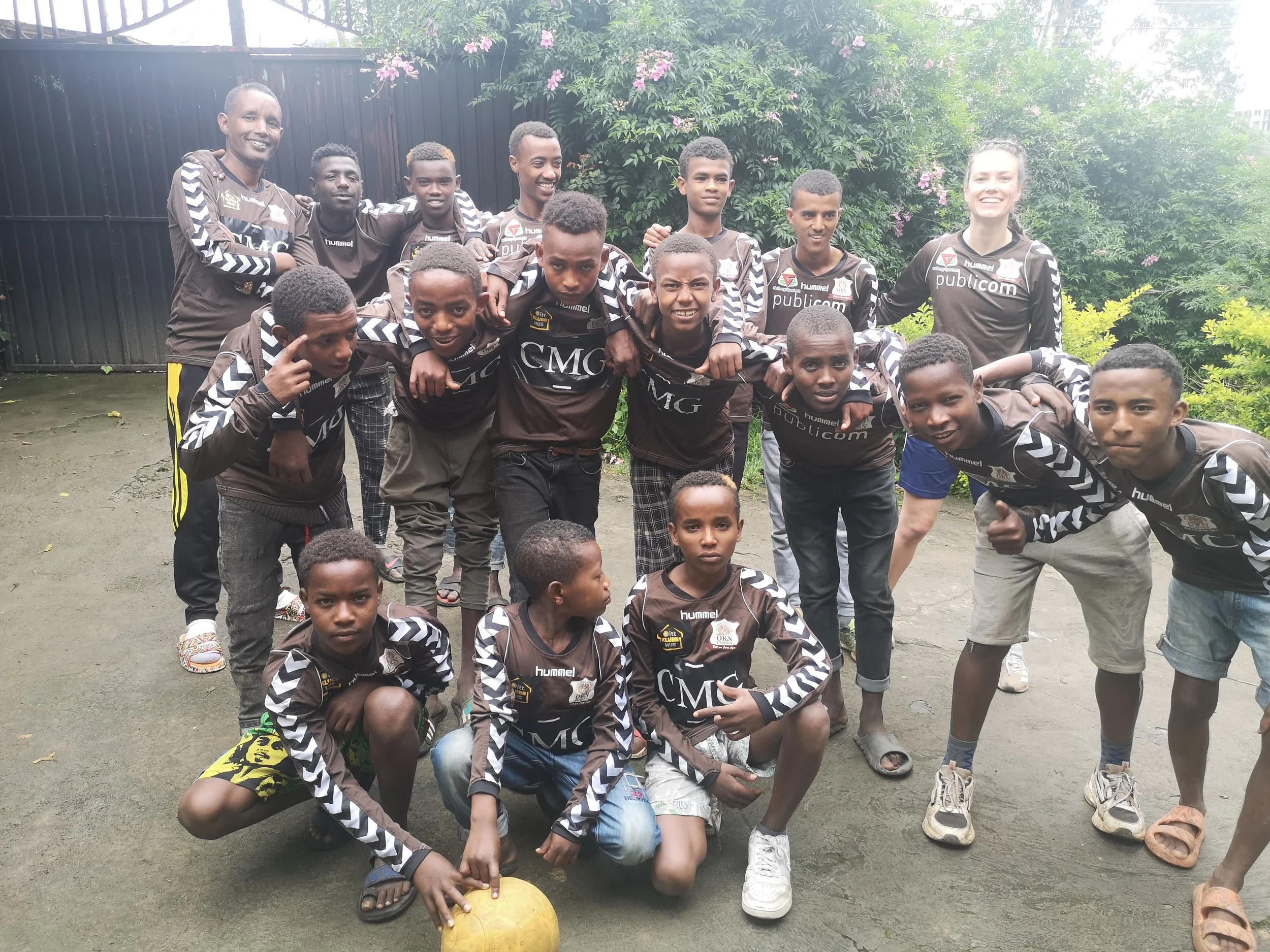 Mange Ørndrakter i Etiopia