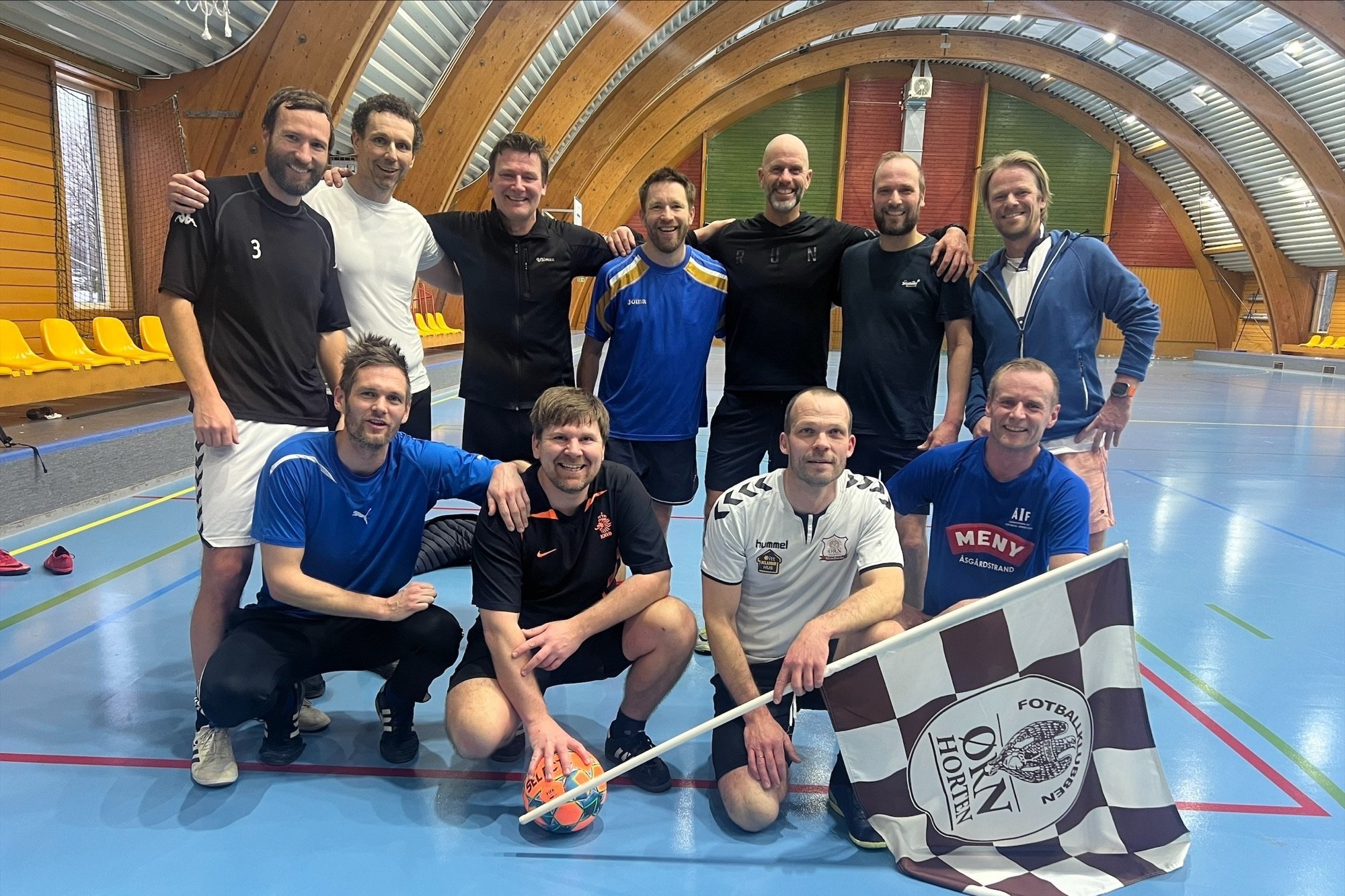 Gamle helter vil bidra i/for Ørn