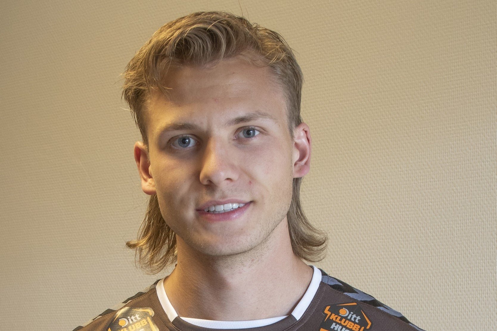 #11 Helling forlenger kontrakten