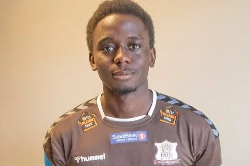 Frank forlenger og blir landslagsspiller